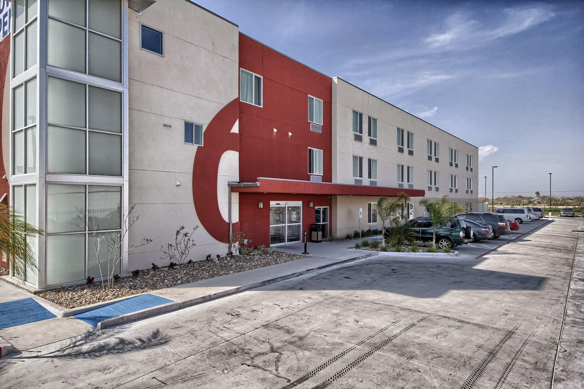 Vista Exterior Motel 6 Weslaco, TX
