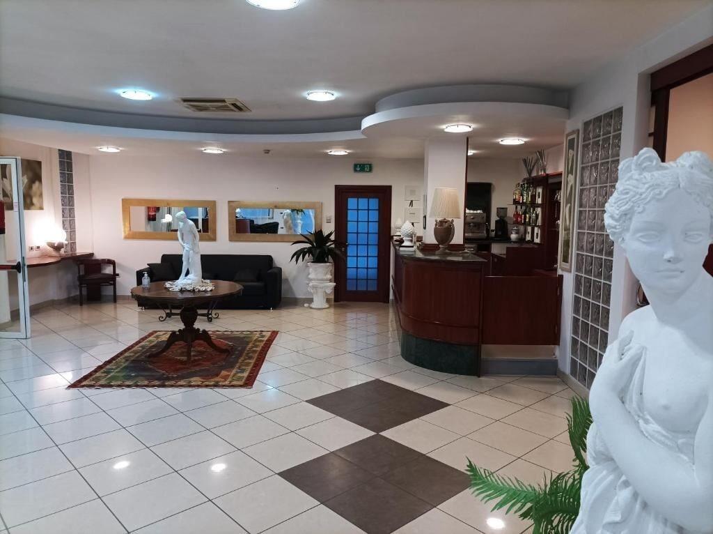 Vista Lobby Blue Hotel