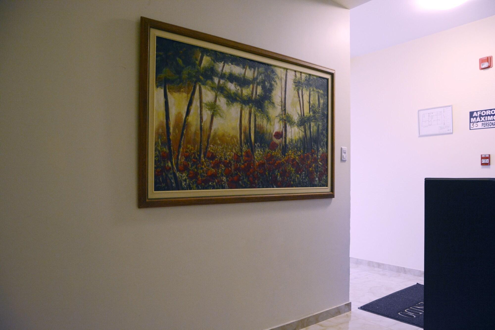 Varios Hotel Central