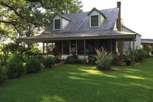 Alquiler Vacacional - Vintage Home and Spacious Grounds - "mini-fest" area - Old School -