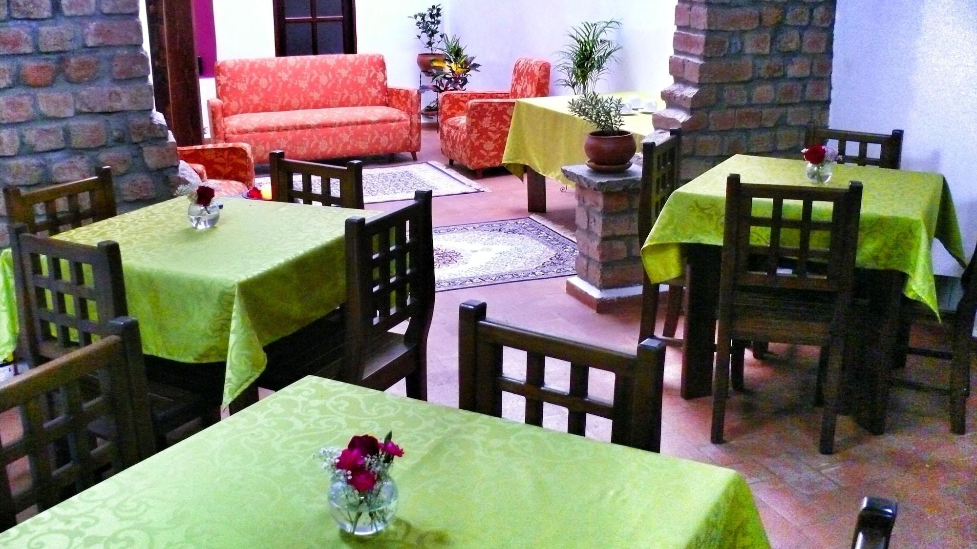 Restaurant Casa De Las Rosas