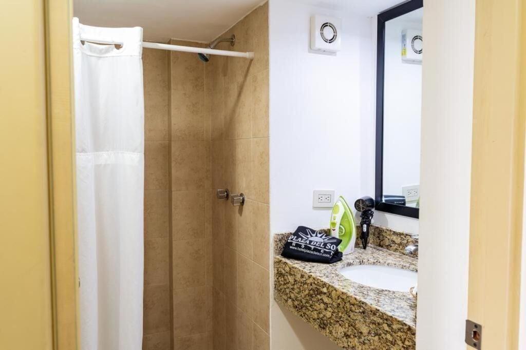 Equipamiento de Habitación hotel plaza del sol