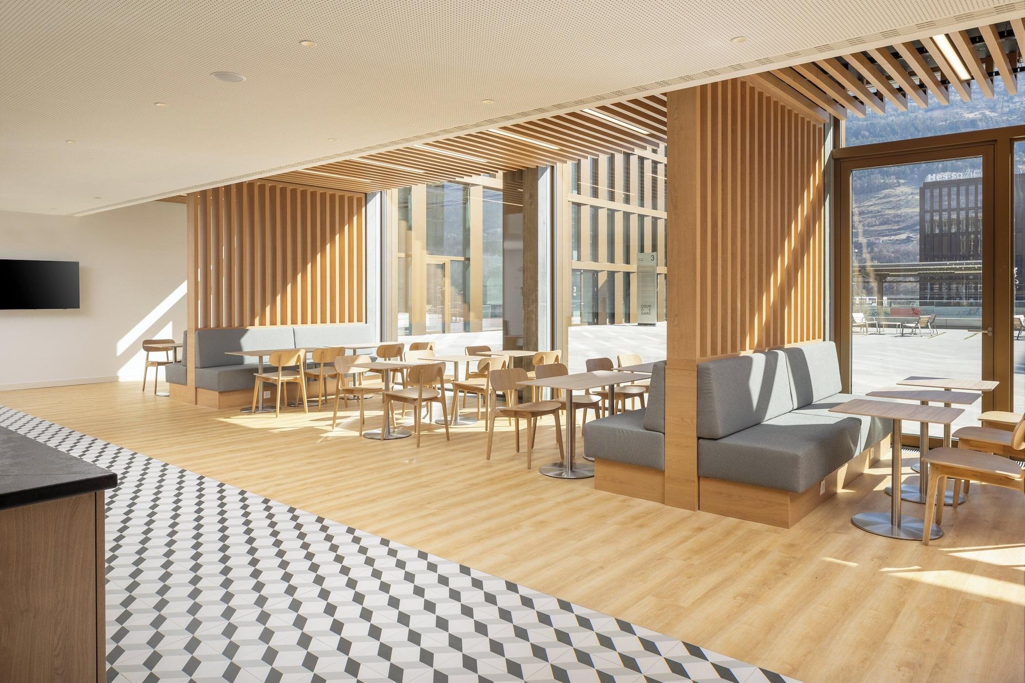 Bar/Salón Holiday Inn Express & Suites Sion by IHG