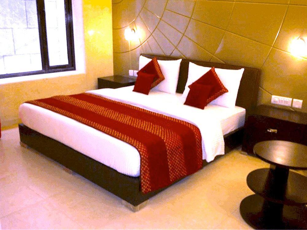 Varios Hotel Vista Inn