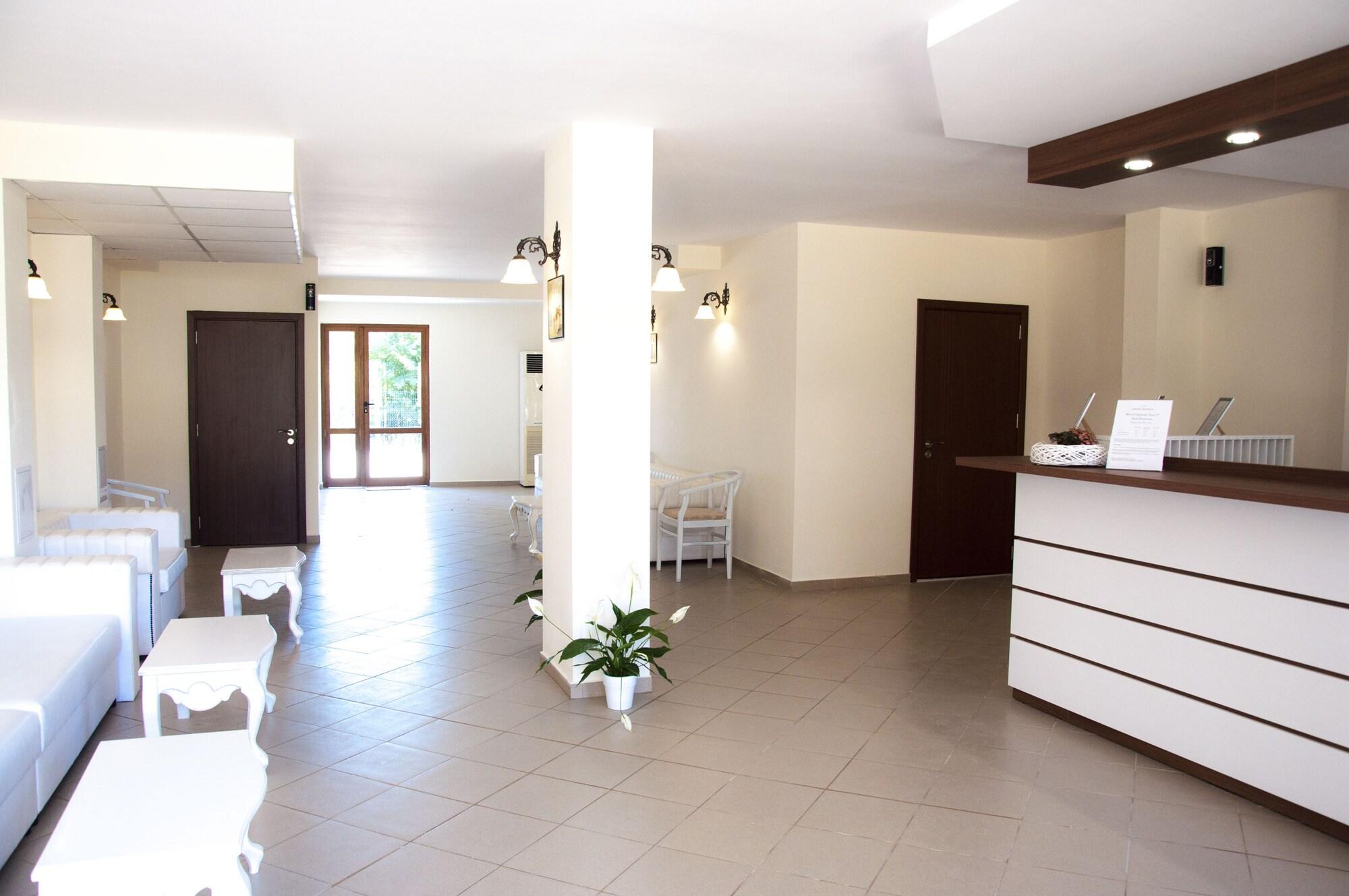Vista Lobby Festa Gardenia Hills