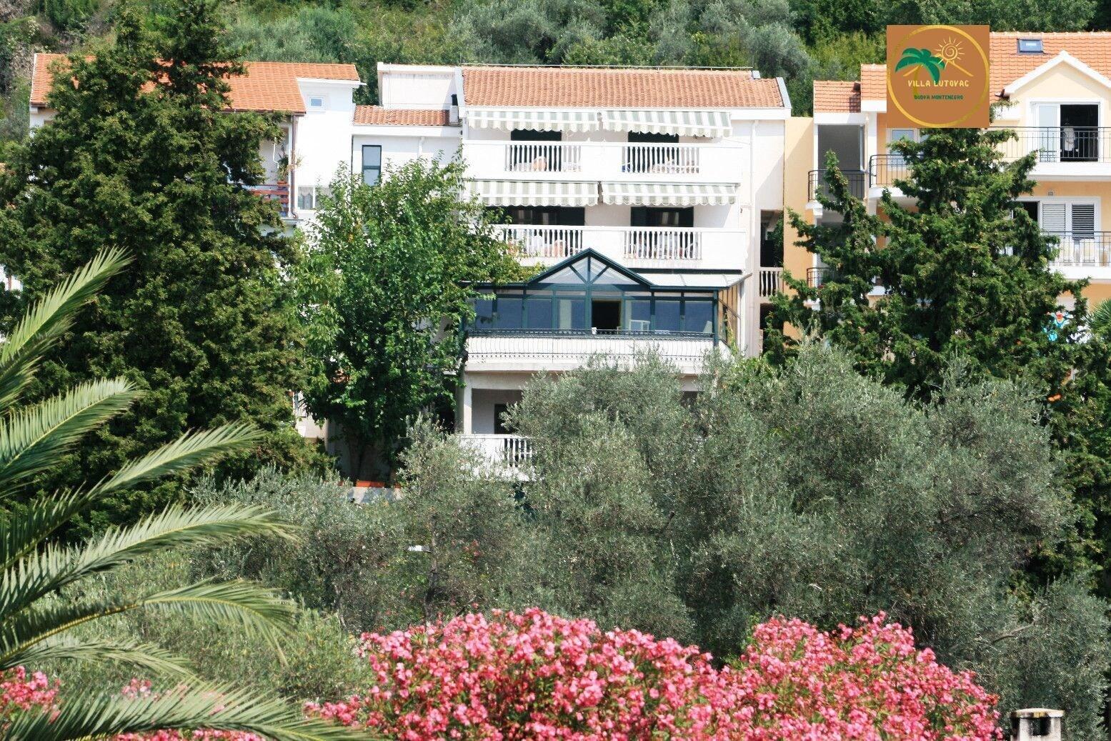 Vista Exterior Villa Lutovac