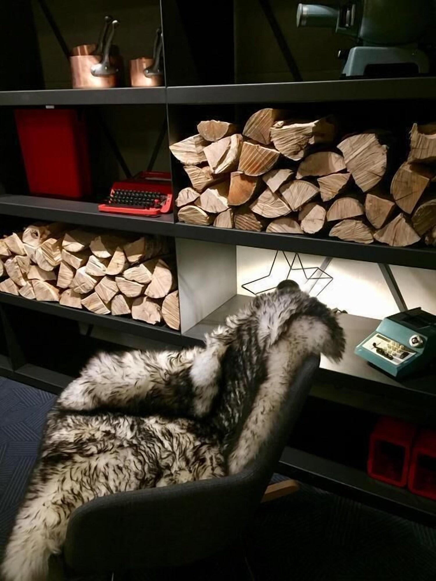 Bar/Salón Hotel 16 - 150