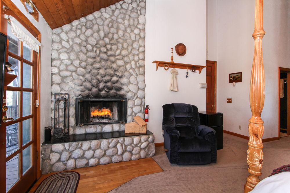 Vista Lobby Tucker Peak Lodge