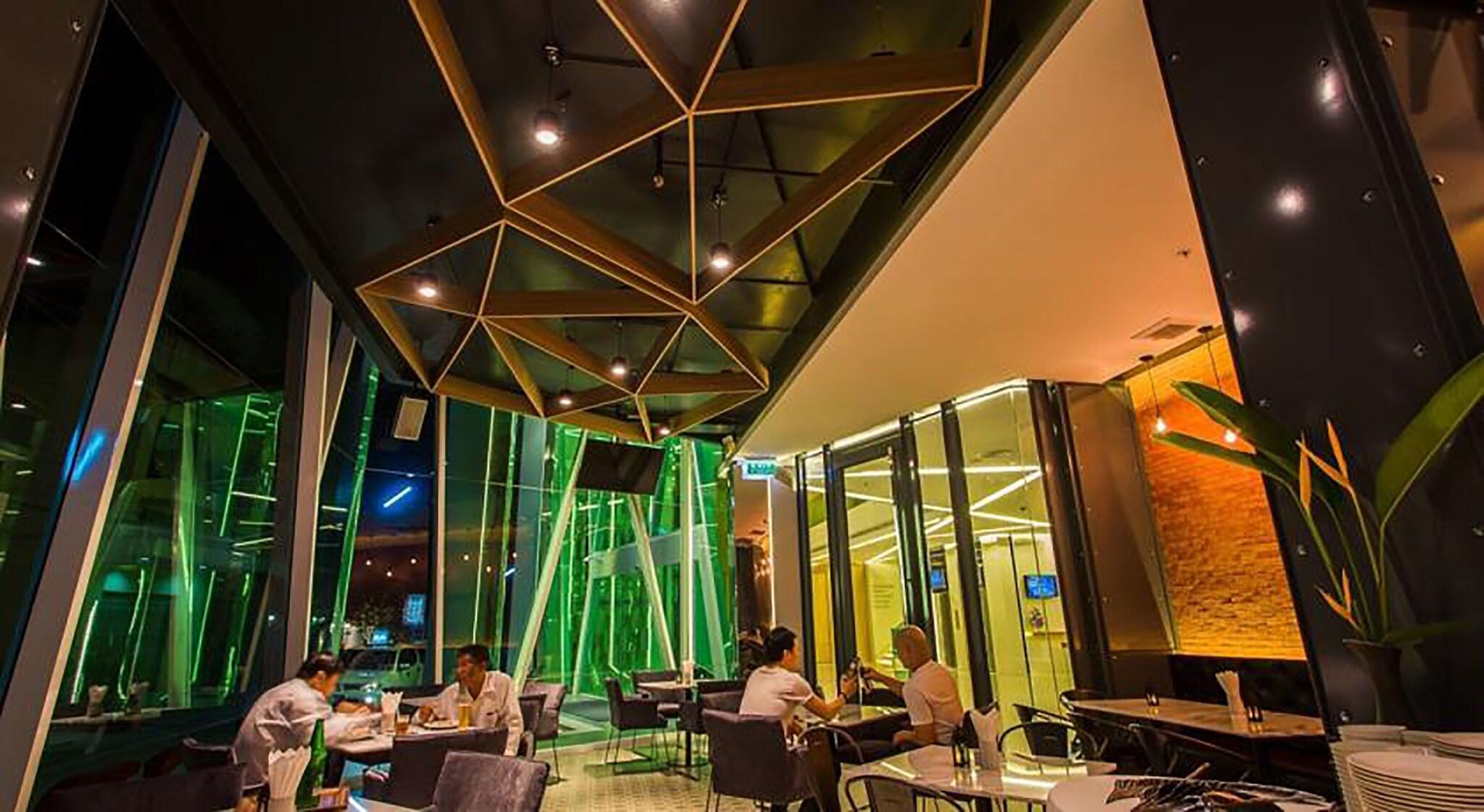 Bar/Salón Crystal Hotel Hat Yai