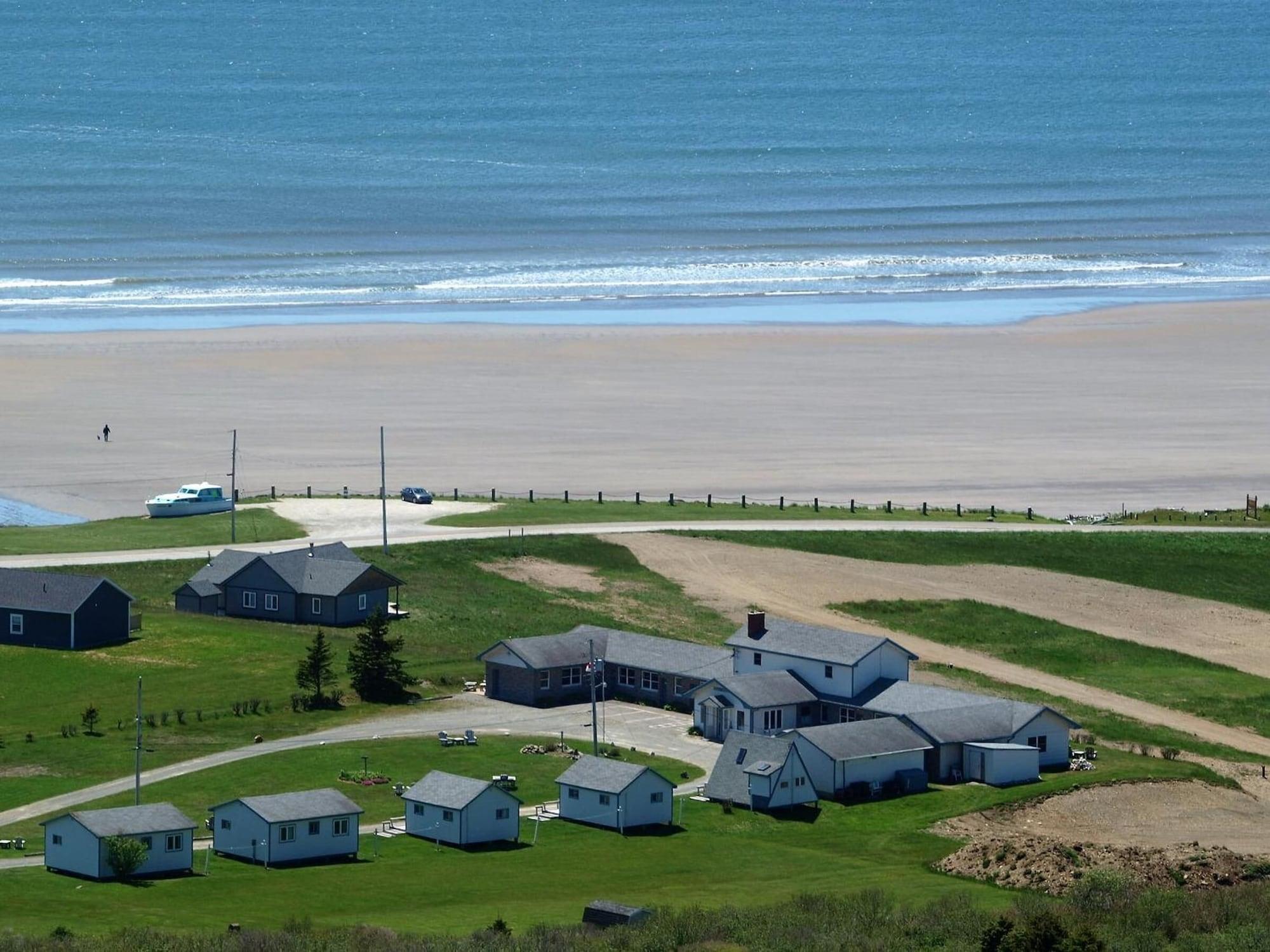 Campo de Golf Cape View Motel And Cottages