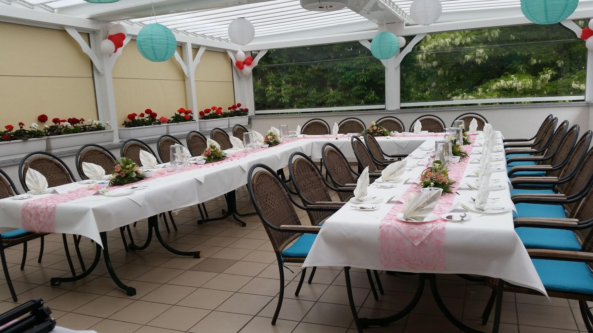 Instalaciones Recreativas Hotel & Restaurant Park Cafe ISA