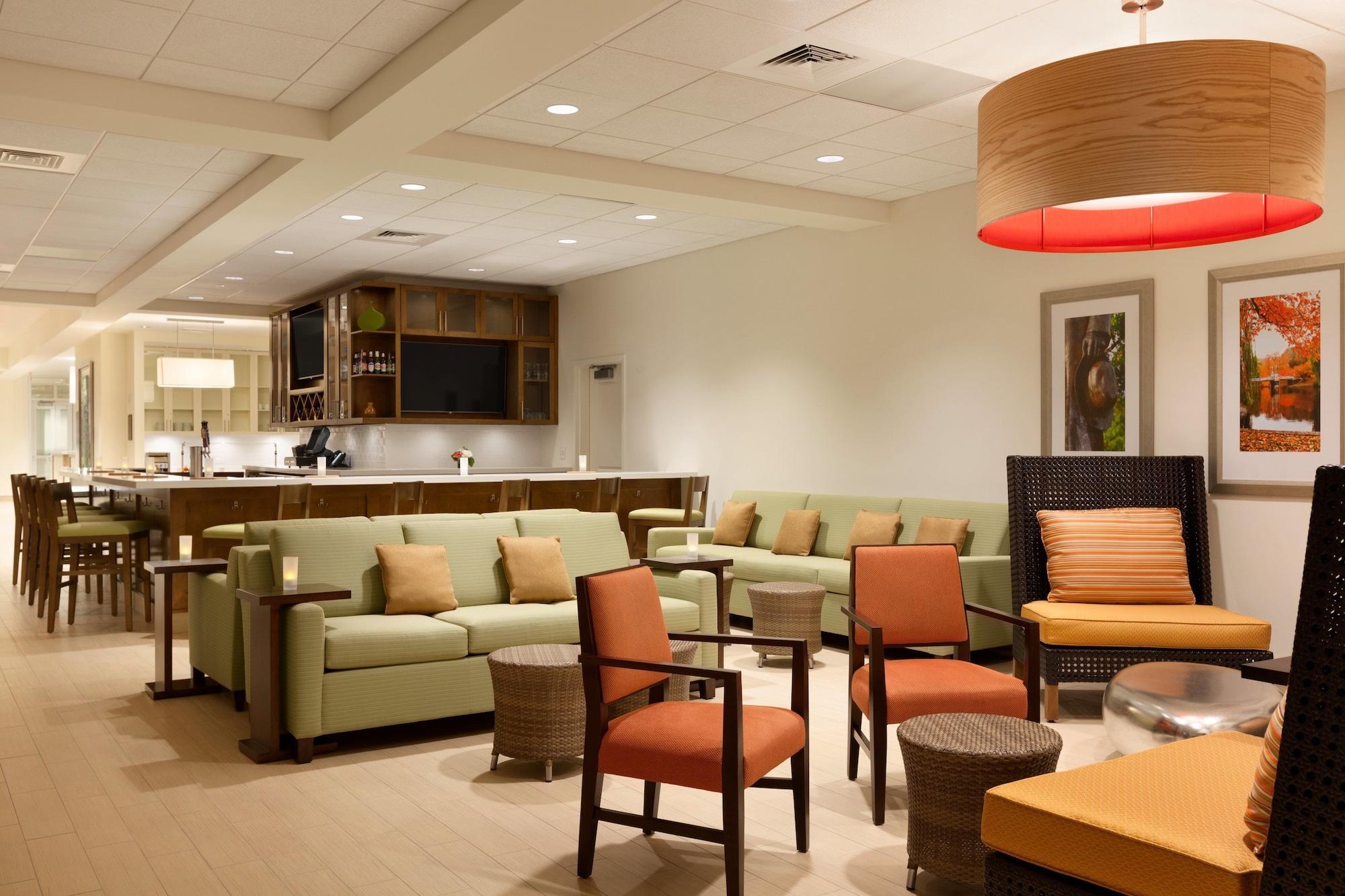 Bar/Salón Hilton Garden Inn Boston Logan Airport