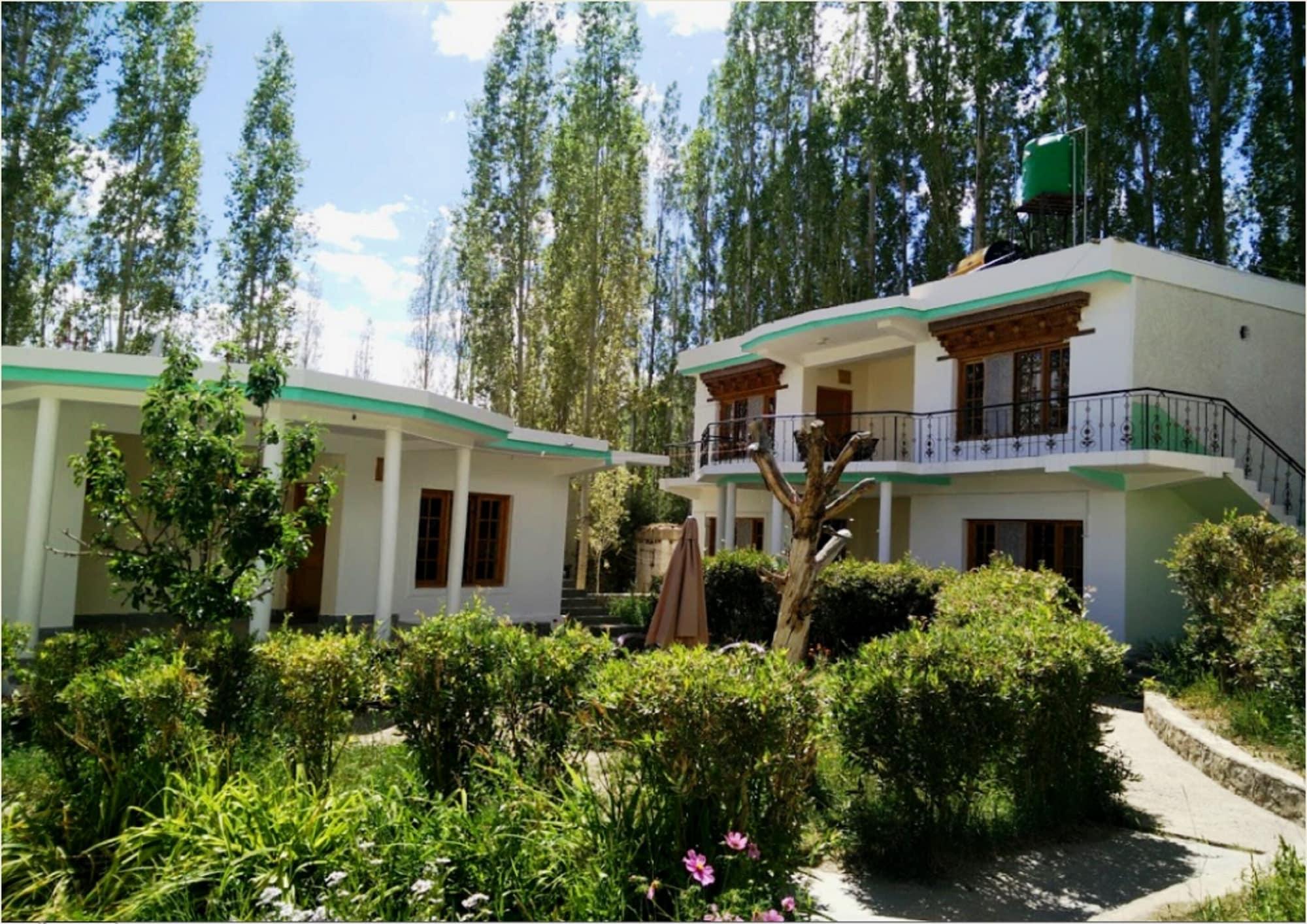 Vista Exterior TIH Royal Heritage Resort