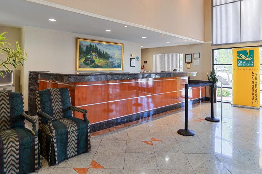 Vista Lobby Quality Inn And Suites Walnut