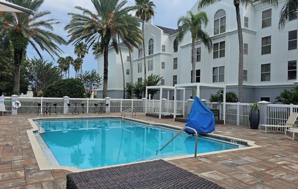 MONTREAL SUITES ORLANDO by IHG - Hoteles cerca de Premium Outlets en Orlando