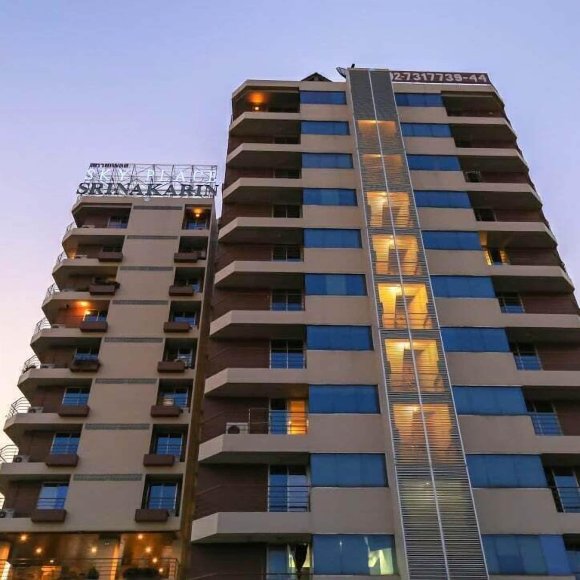 Vista Exterior Sky Place Serviced Apartment