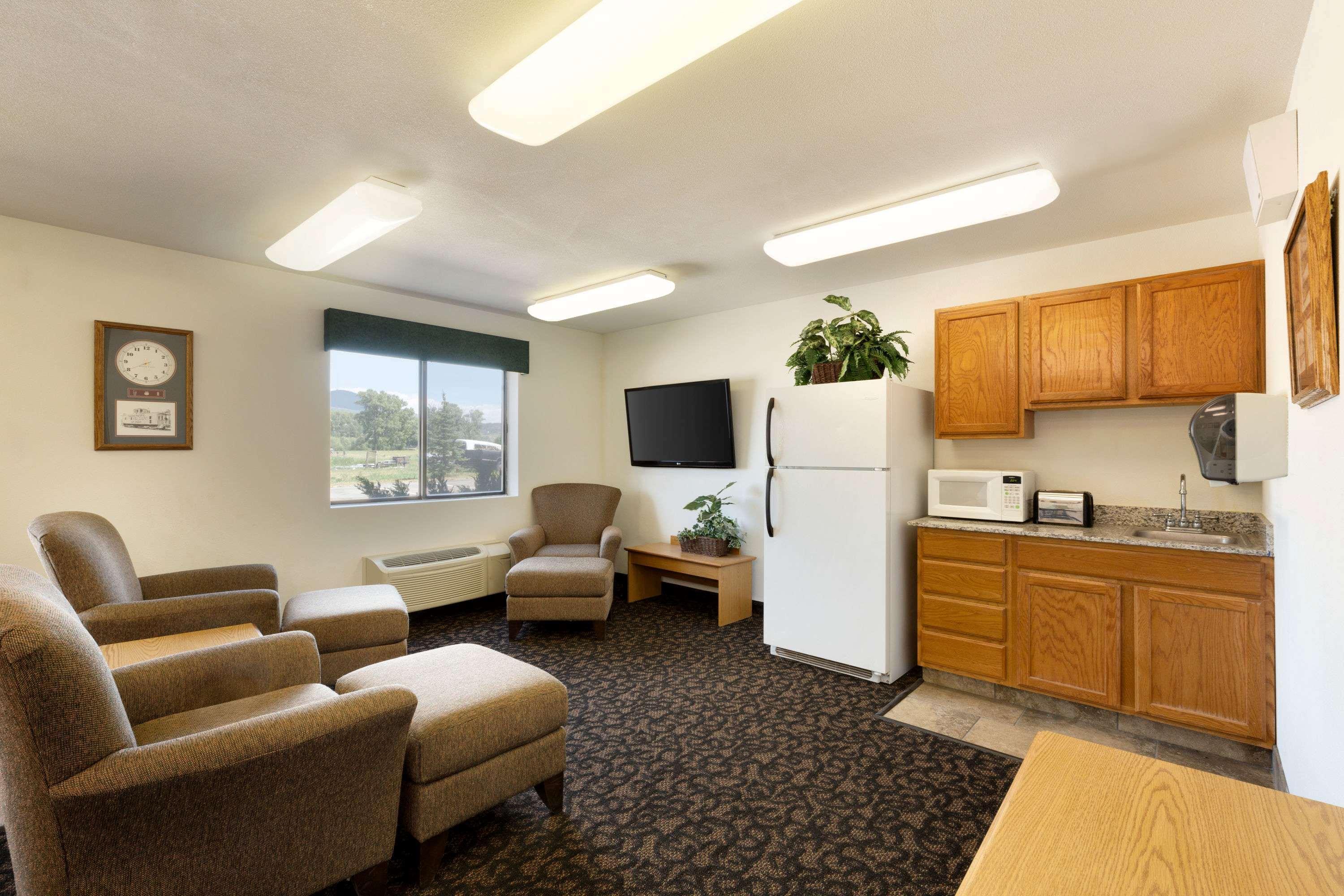 Vista Lobby Travelodge by Wyndham Yampa