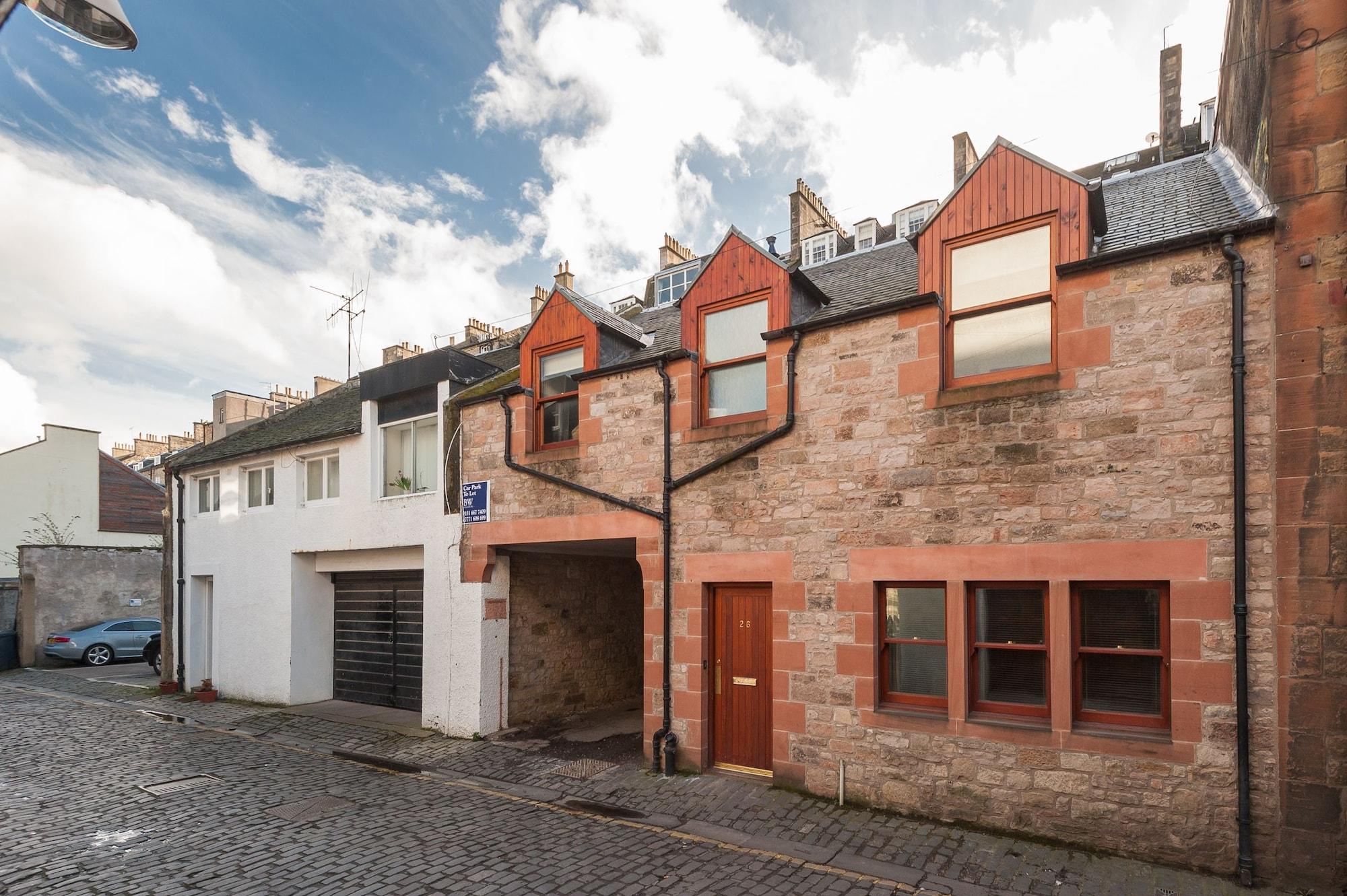 Vista Exterior City Retreat Edinburgh