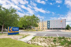 Alojamiento - Comfort Inn & Suites Destin near Henderson Beach