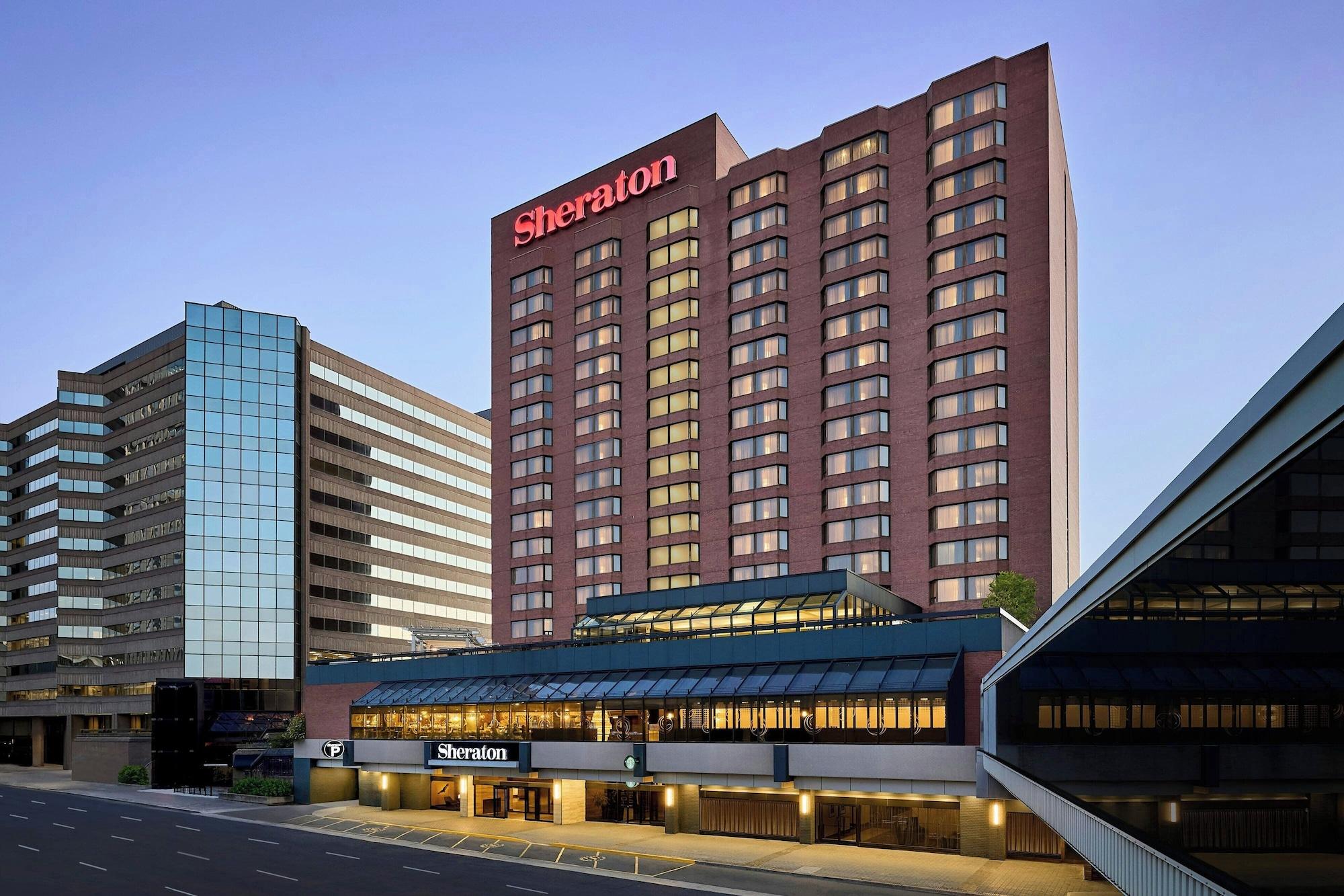 Vista Exterior Sheraton Hamilton Hotel