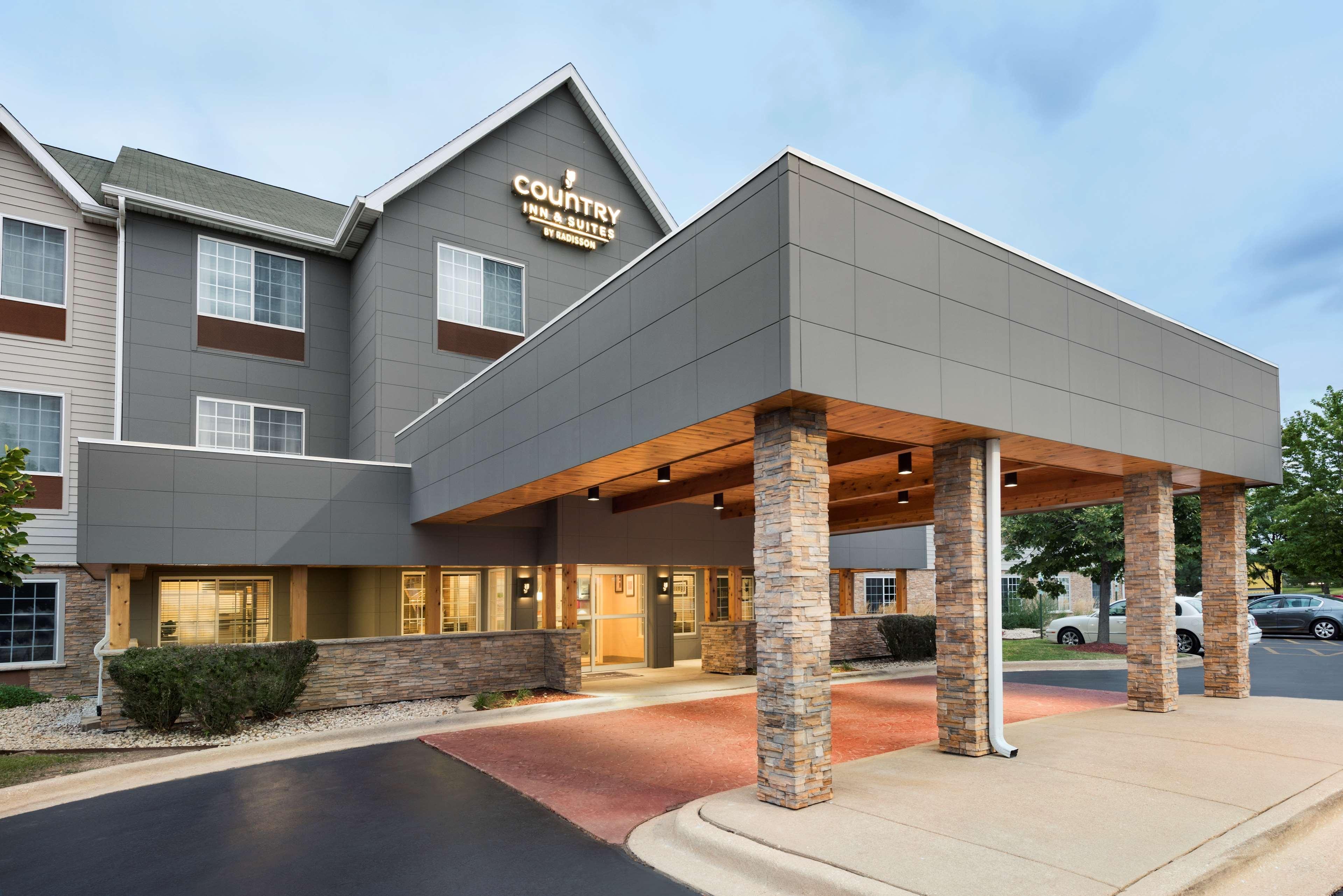 Vista Exterior Country Inn&Suites Radisson Romeoville Bolingbrook