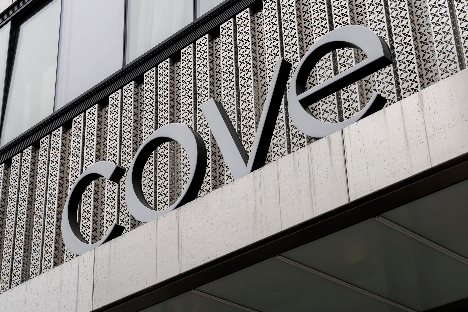 Vista Exterior Cove Landmark Pinnacle