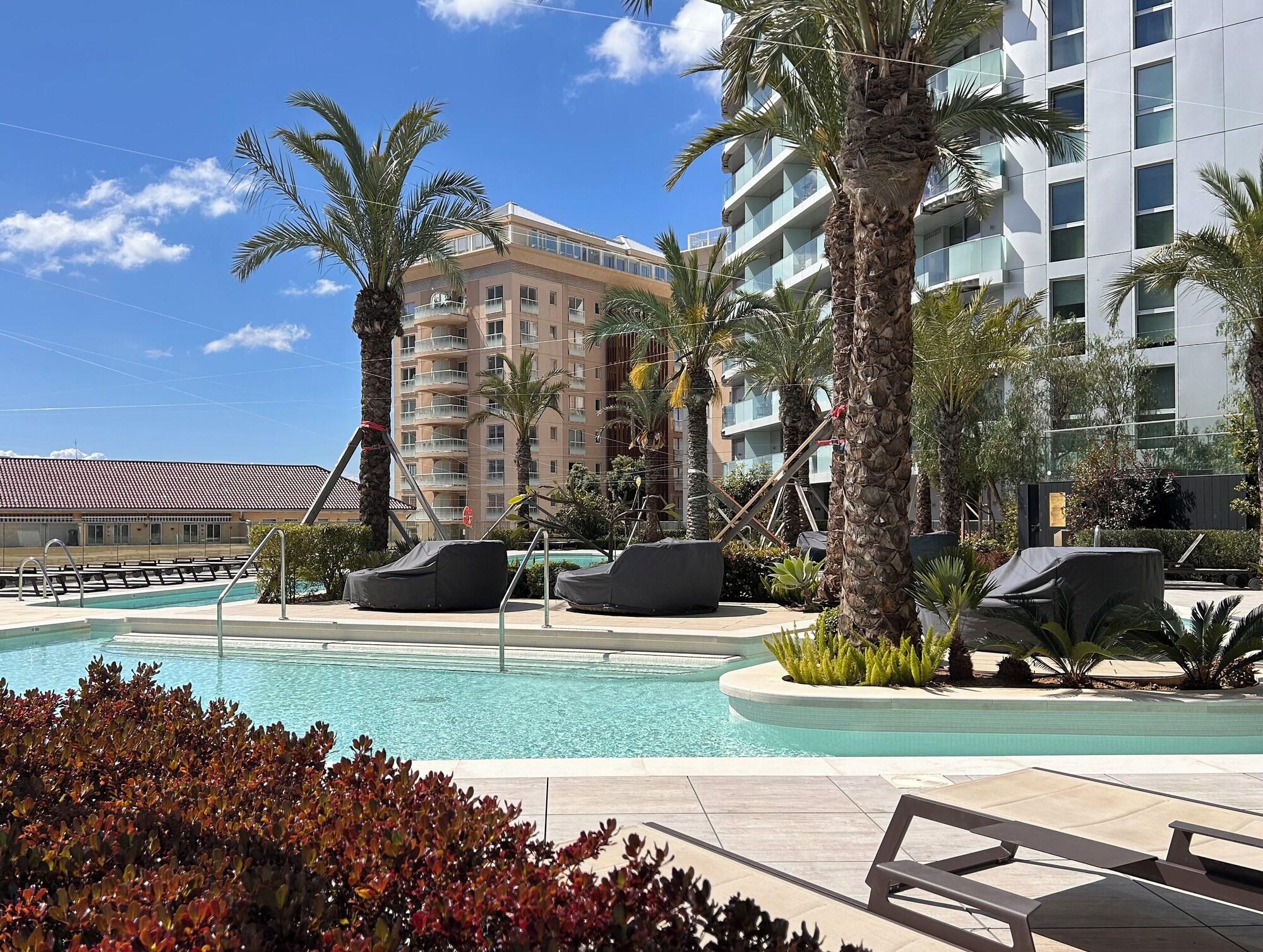 Vista Exterior Eurocity - Gym/Parking/Luggage Facility