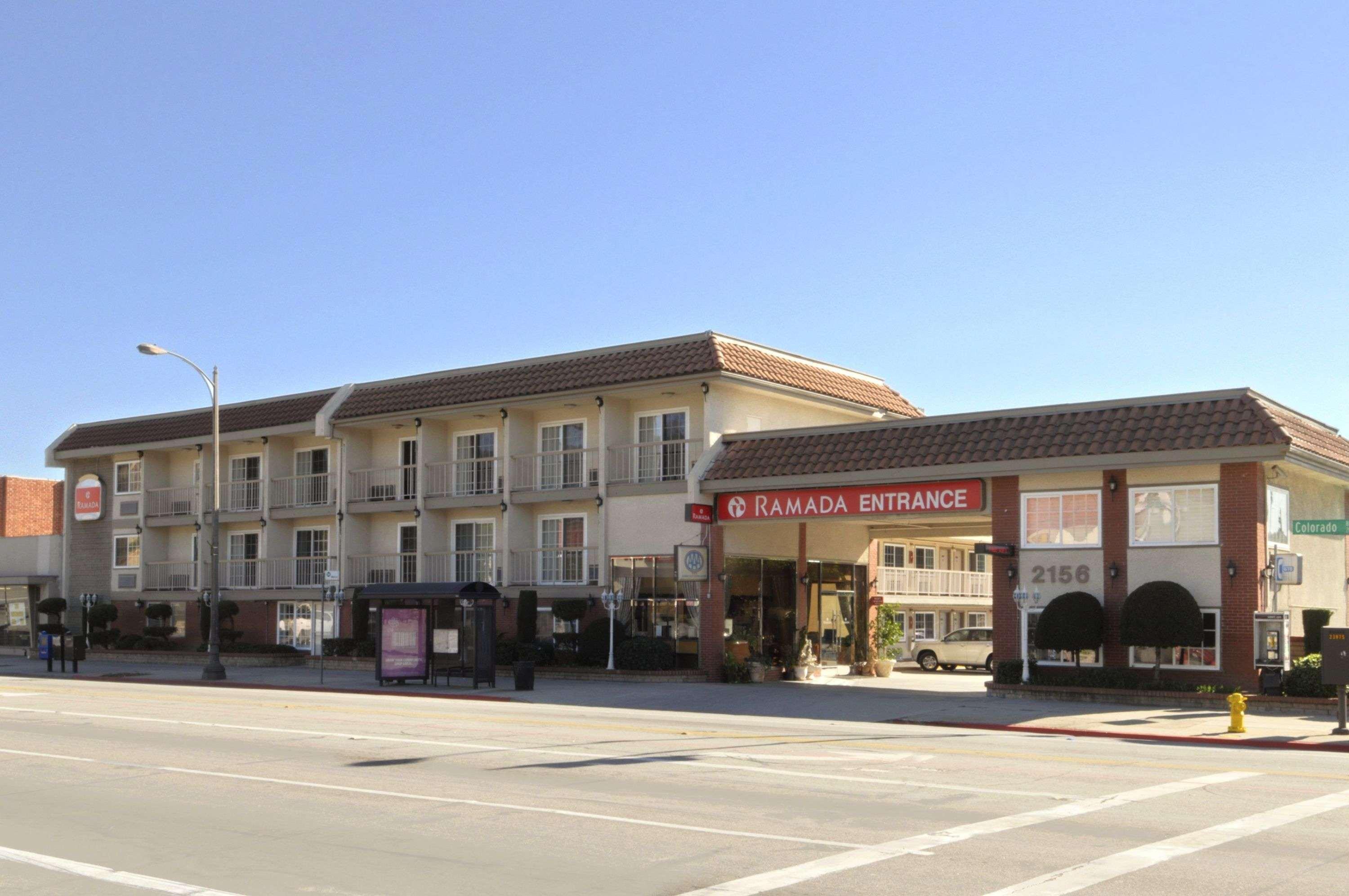Vista Exterior Ramada by Wyndham Pasadena