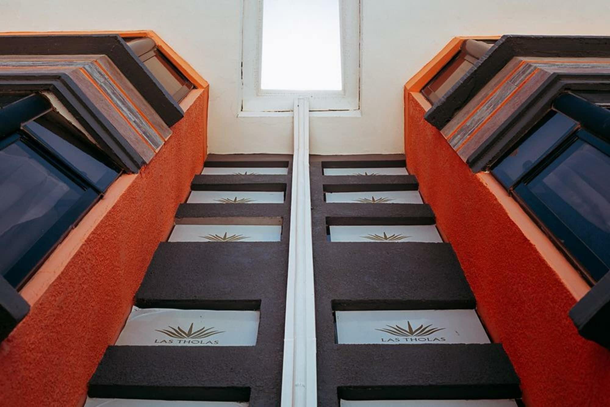 Varios Las Tholas Hotel