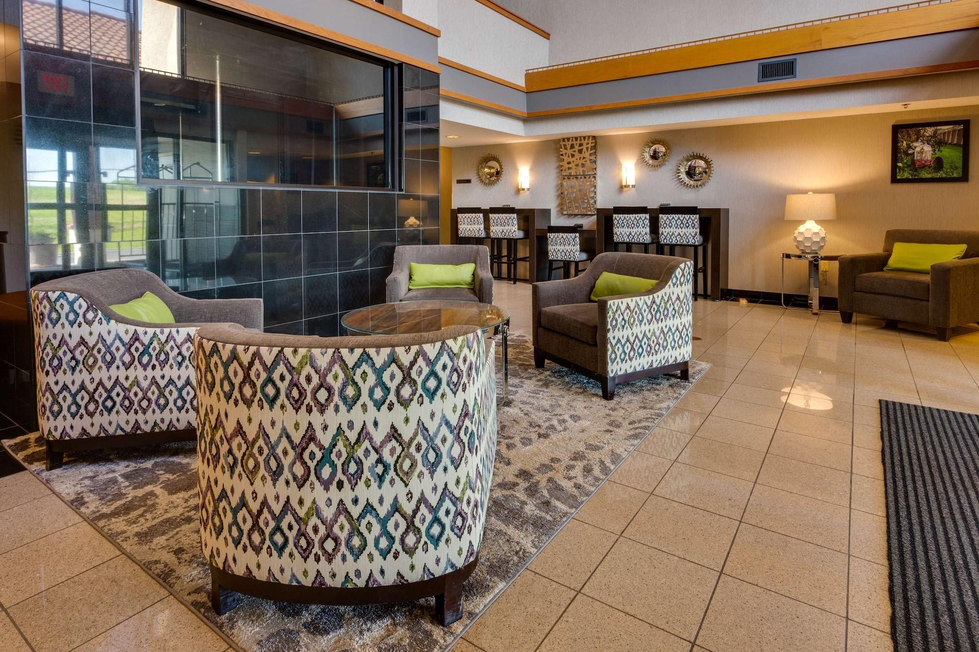 Vista Lobby Drury Inn & Suites Hayti Caruthersville