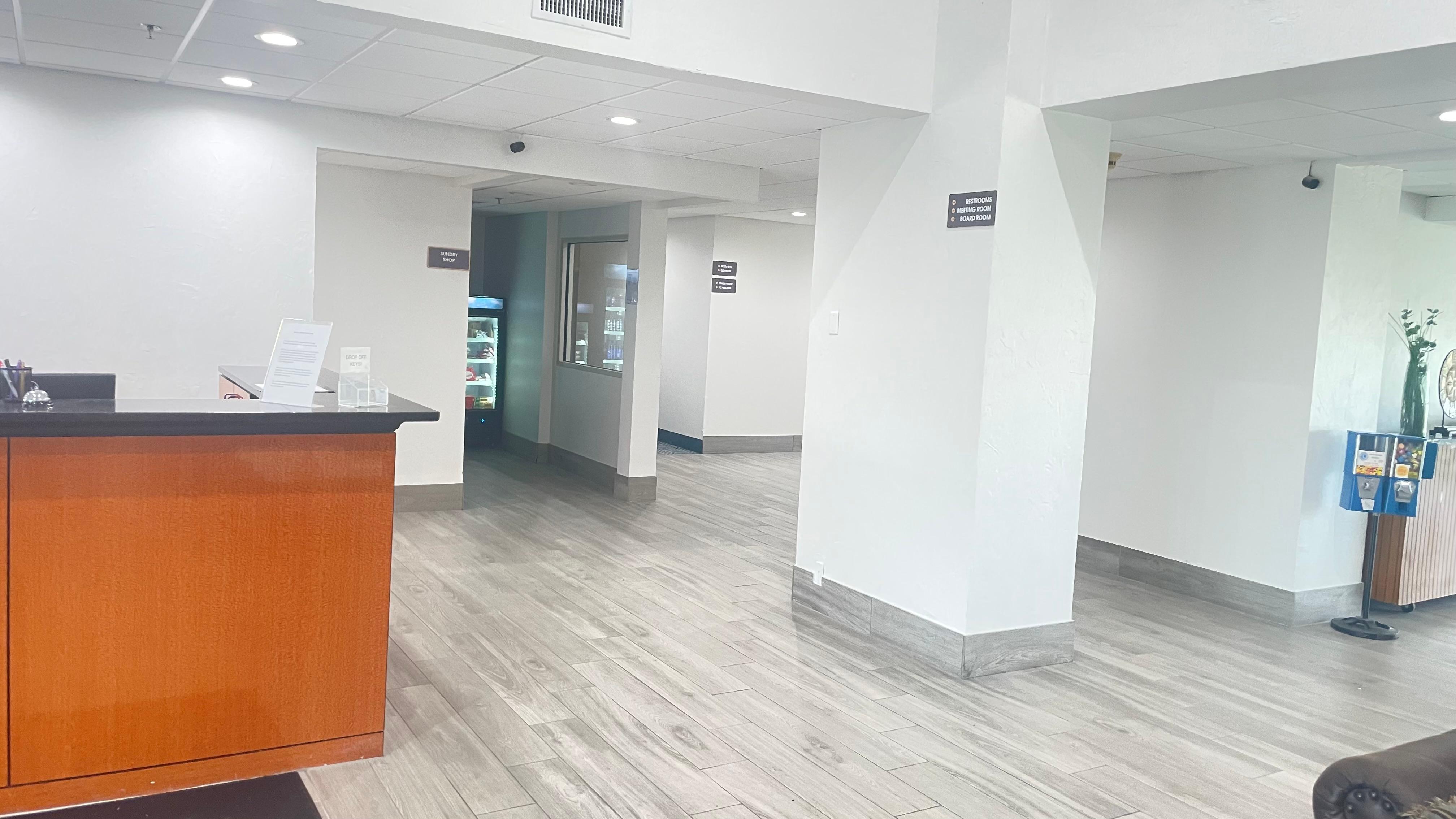 Vista Lobby Magnuson Grand Madison