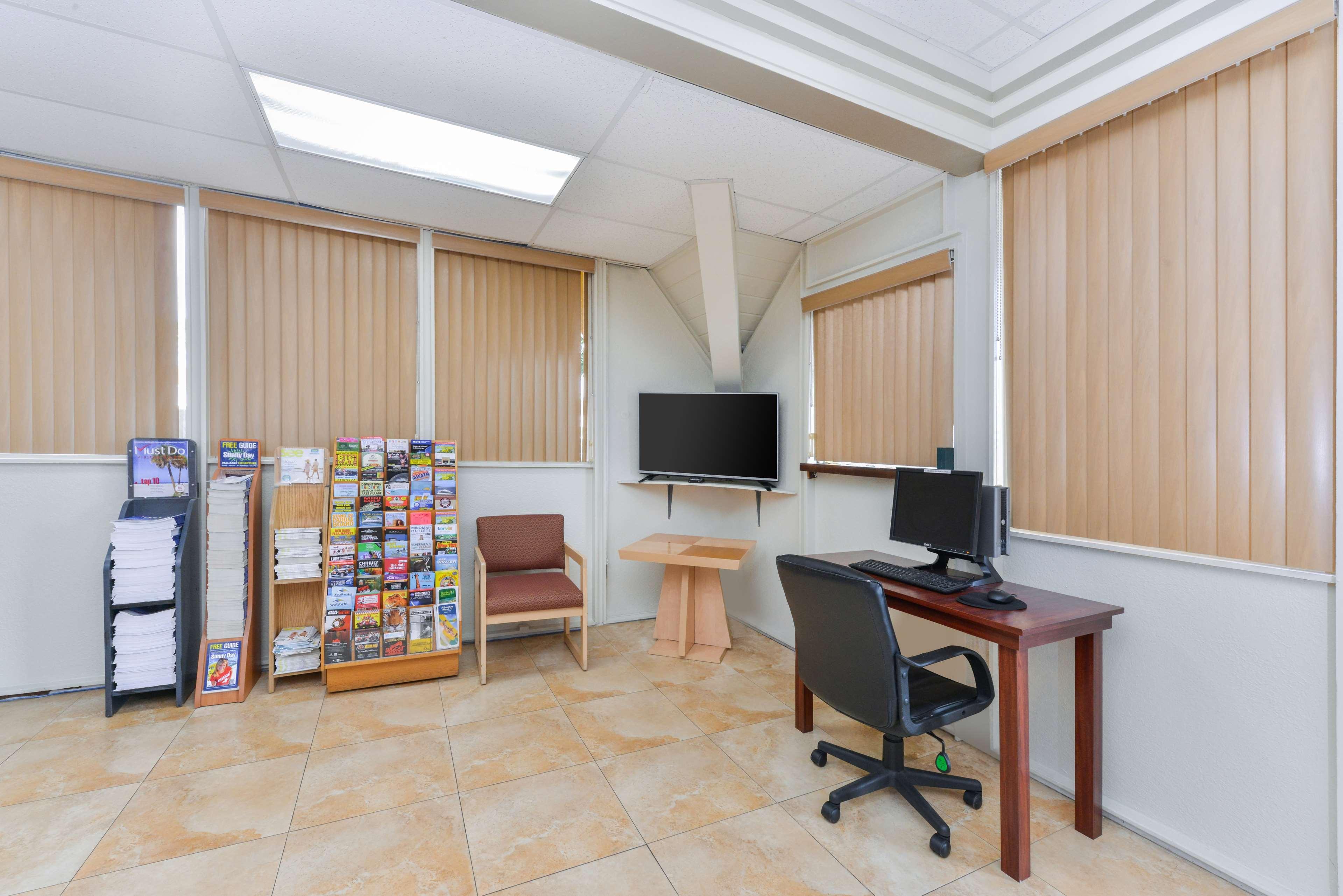 Vista Lobby Americas Best Value Inn Sarasota Downtown