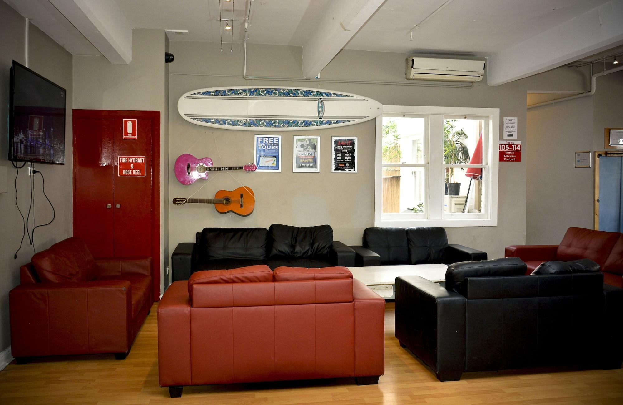 Vista Lobby Ritz For Backpackers