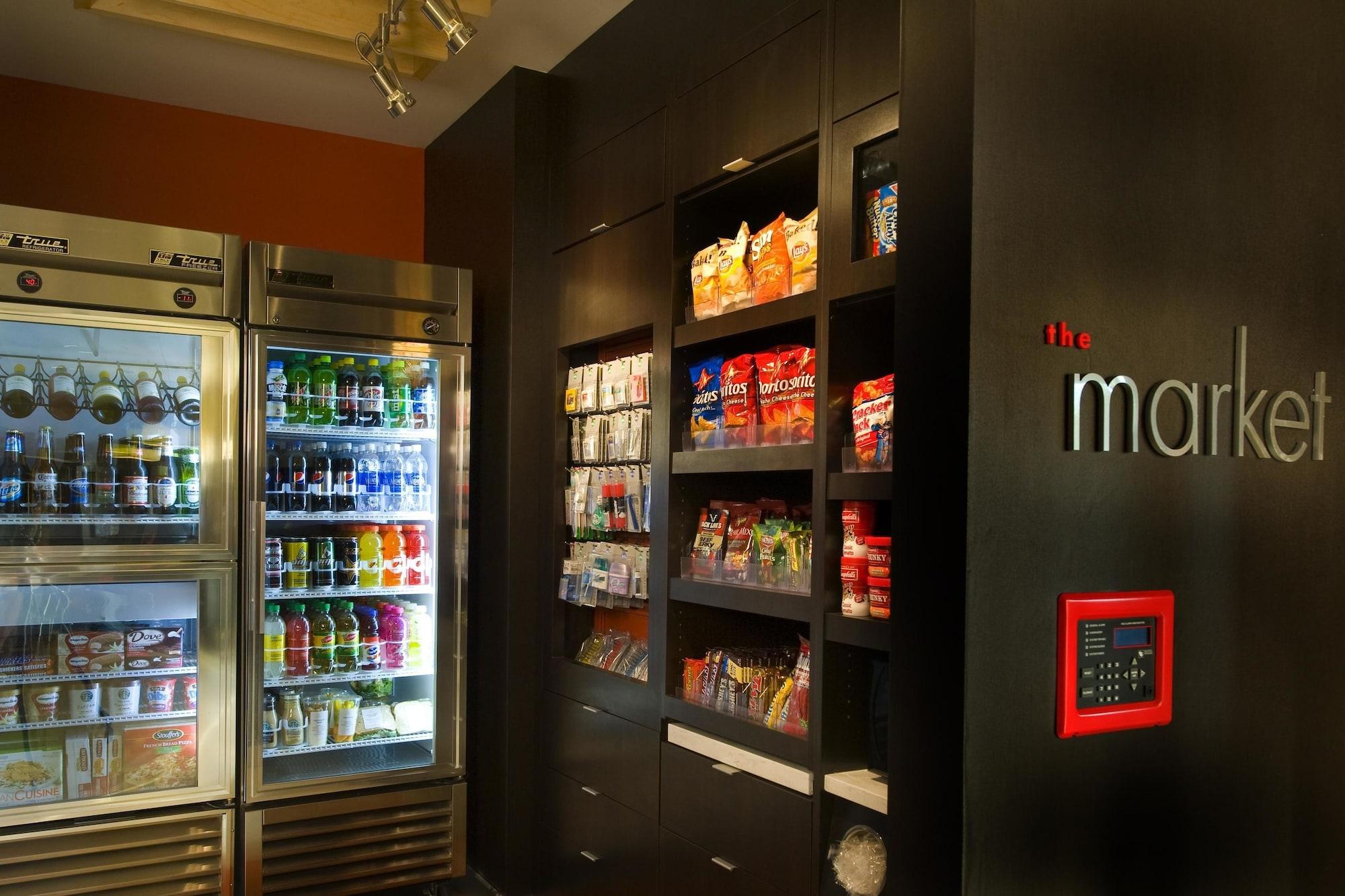 Bar/Salón Courtyard by Marriott Atlanta Buford Mall of Georgia