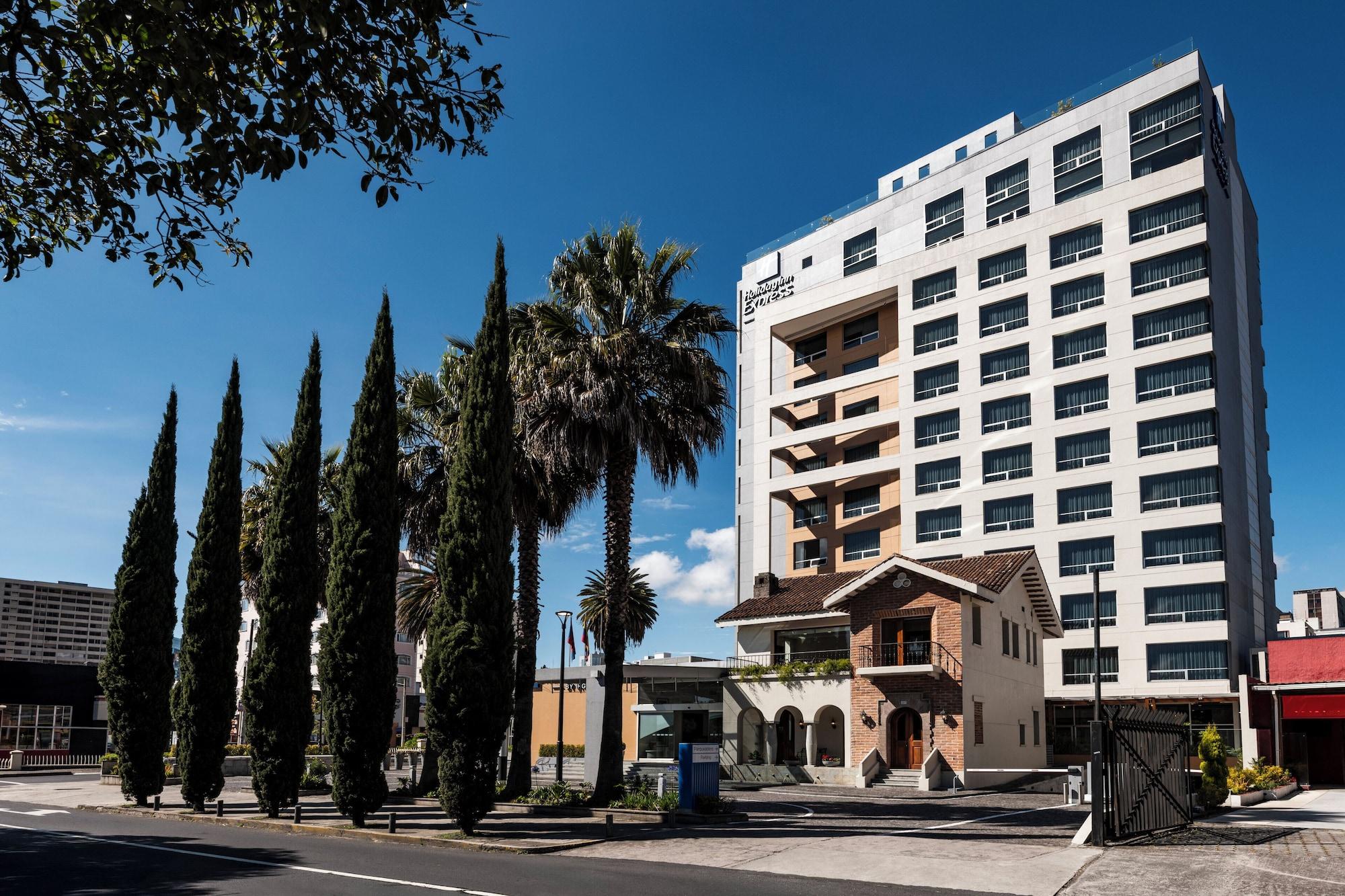 Vista Exterior Holiday Inn Express Quito by IHG