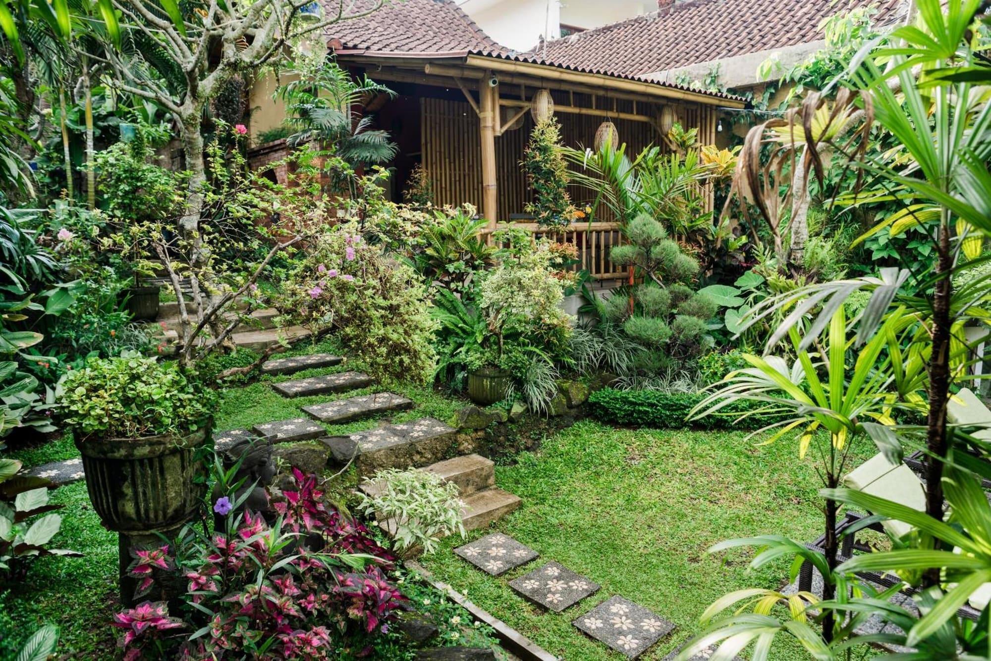 Vista Exterior Desak Putu Putra Hidden