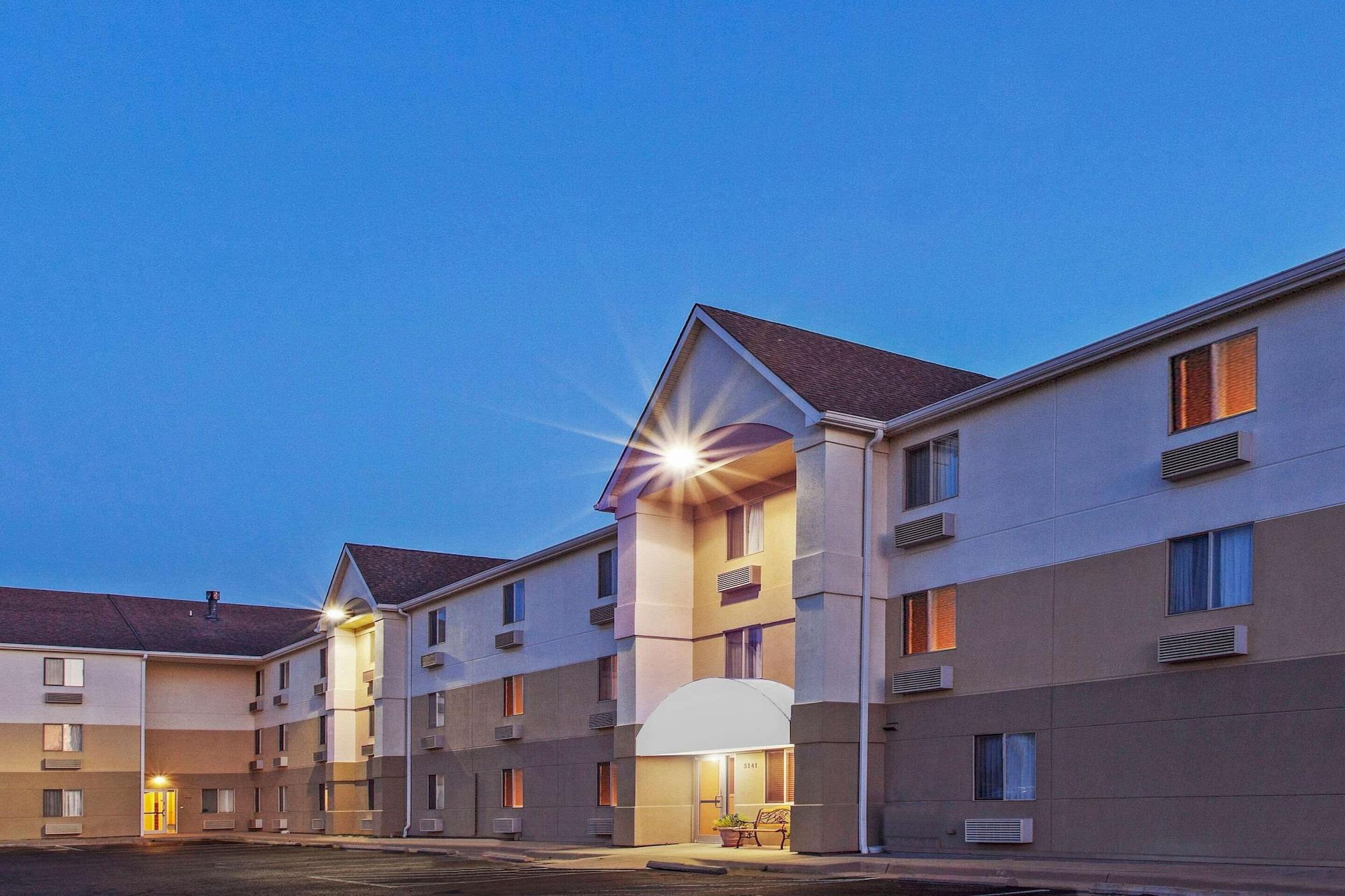 Varios MainStay Suites Wichita Northeast