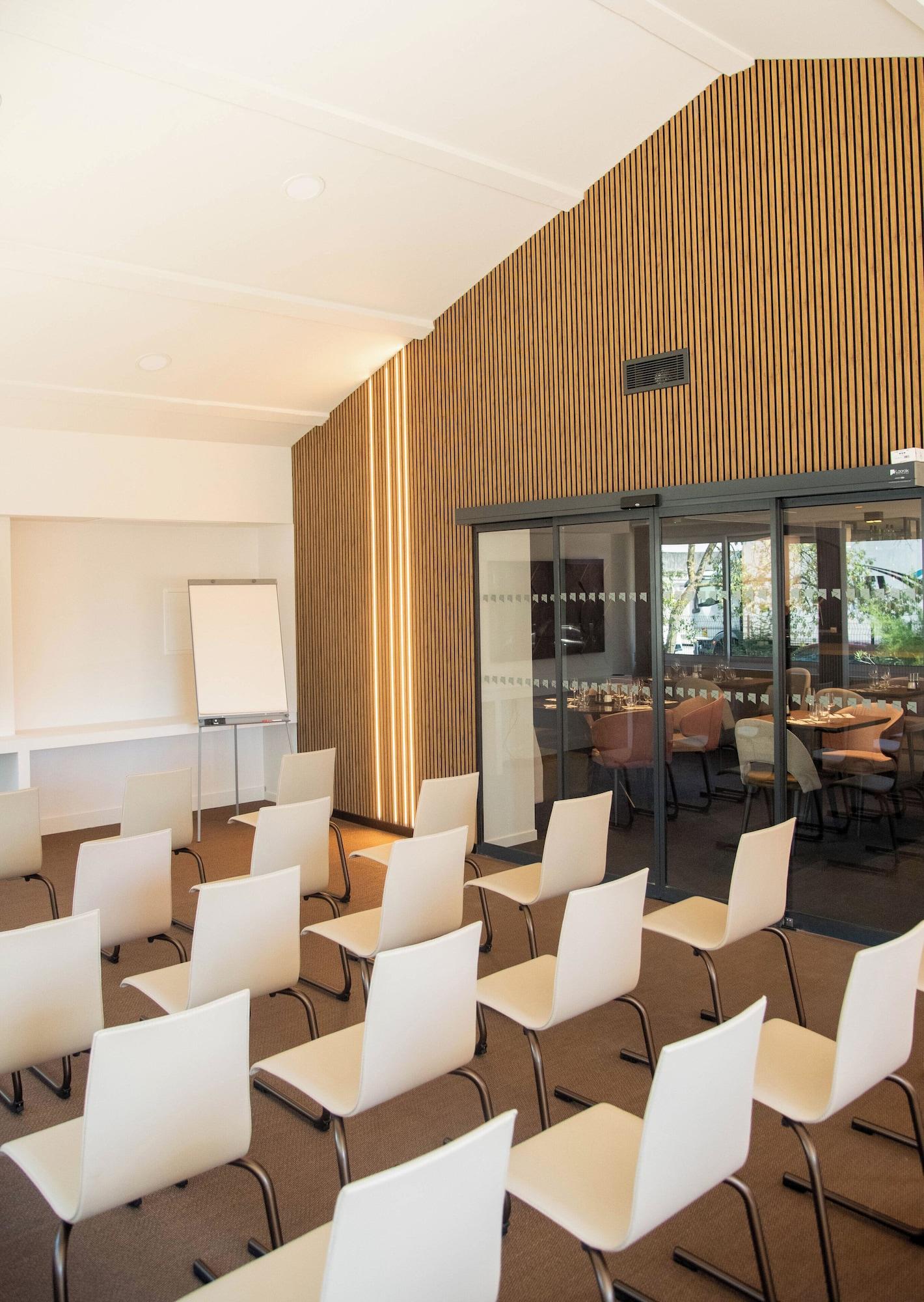Sala de Reuniones Hôtel du Parc Euromédecine