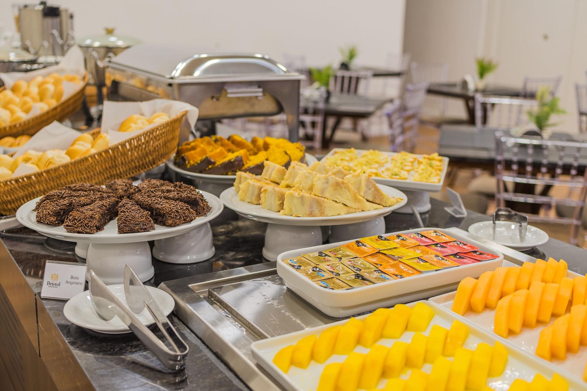 Restaurant Bristol Guararapes Hotel