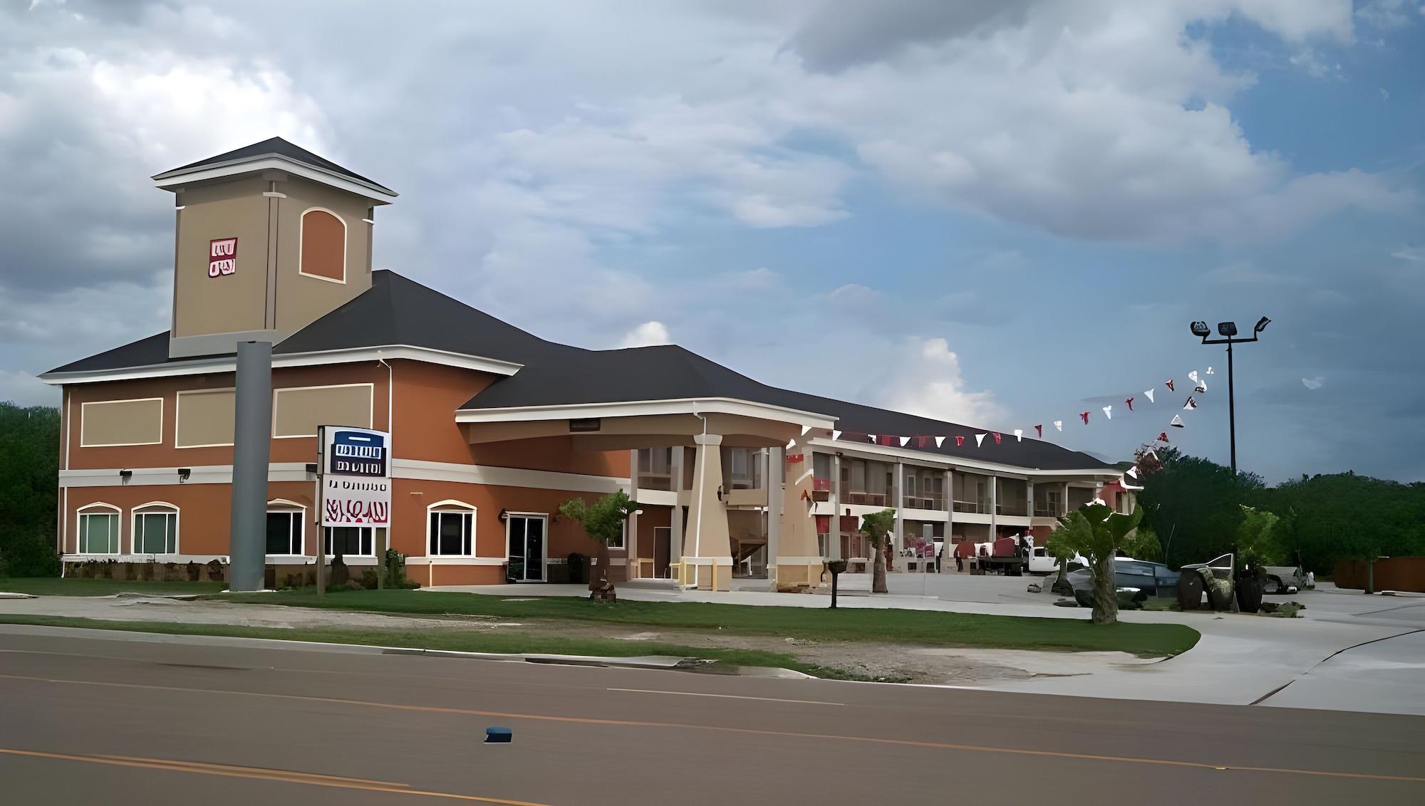 Varios Studio 6 Beeville, TX