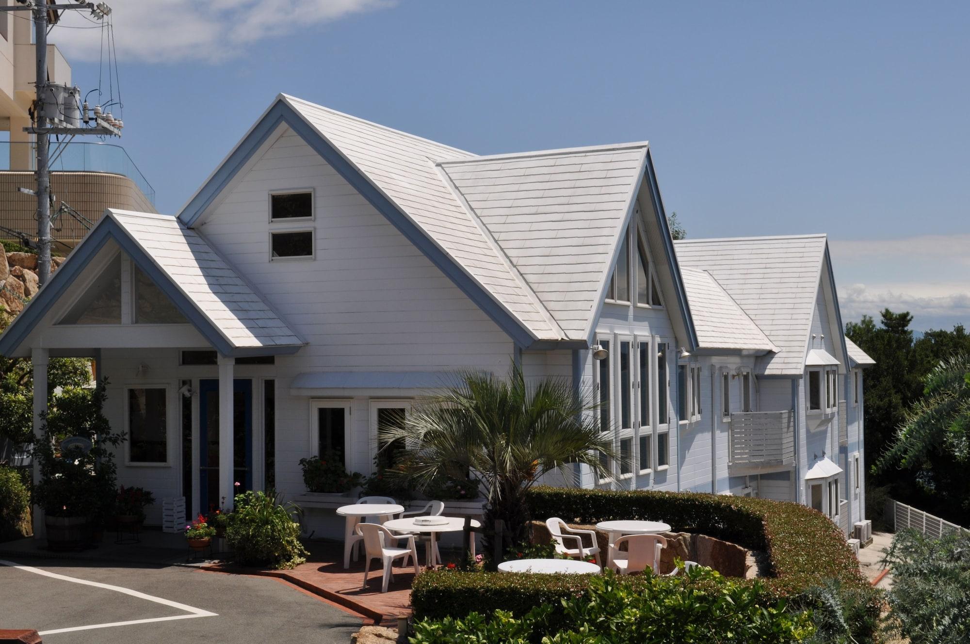 Varios Country Inn The White Marine