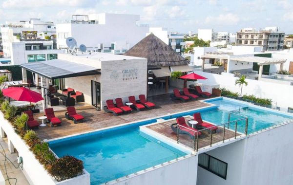 Grand Fifty Suites - Hoteles con alberca en Playa del Carmen, México