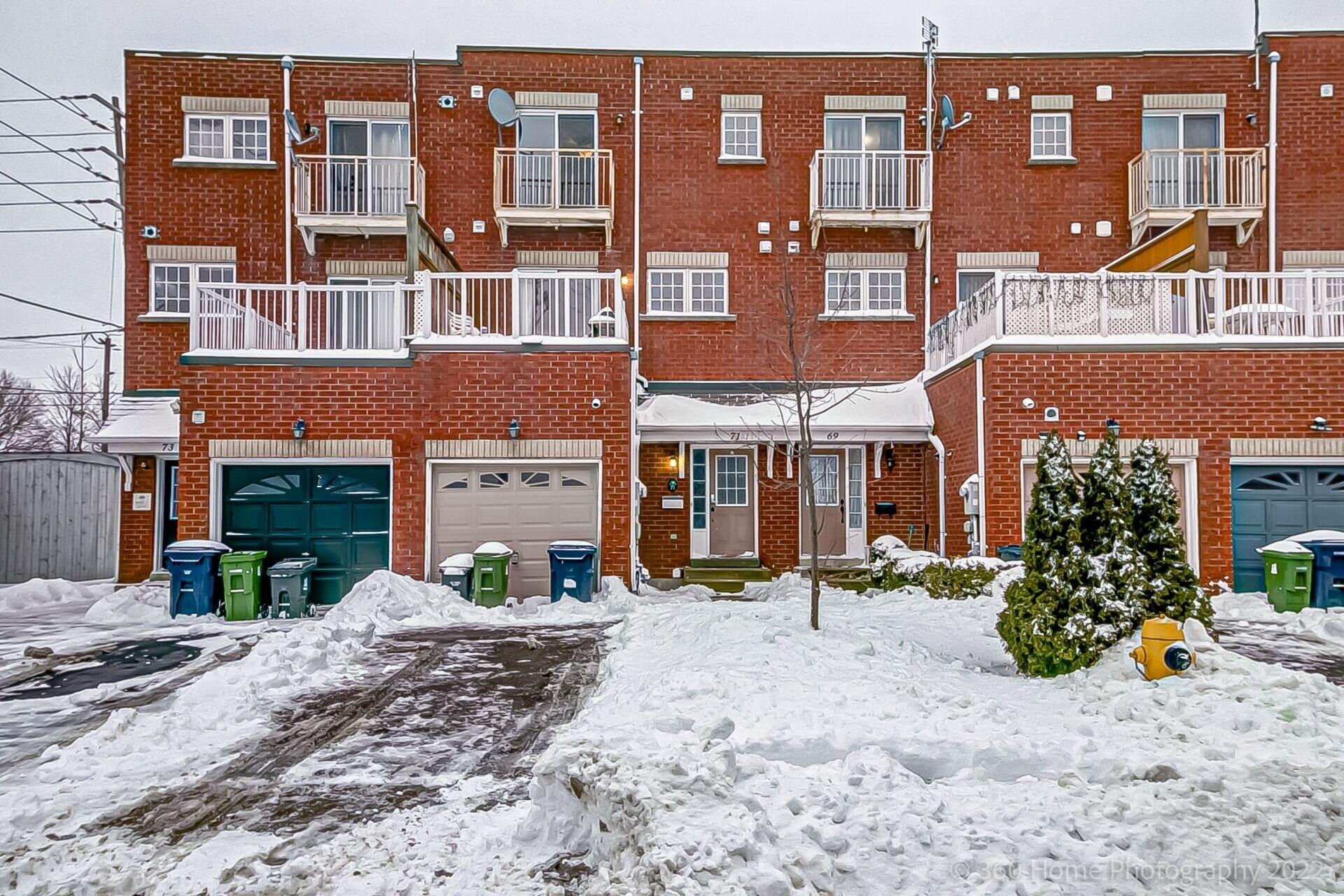 Vista Exterior Urban Retreat A Modern 5BR Townhouse