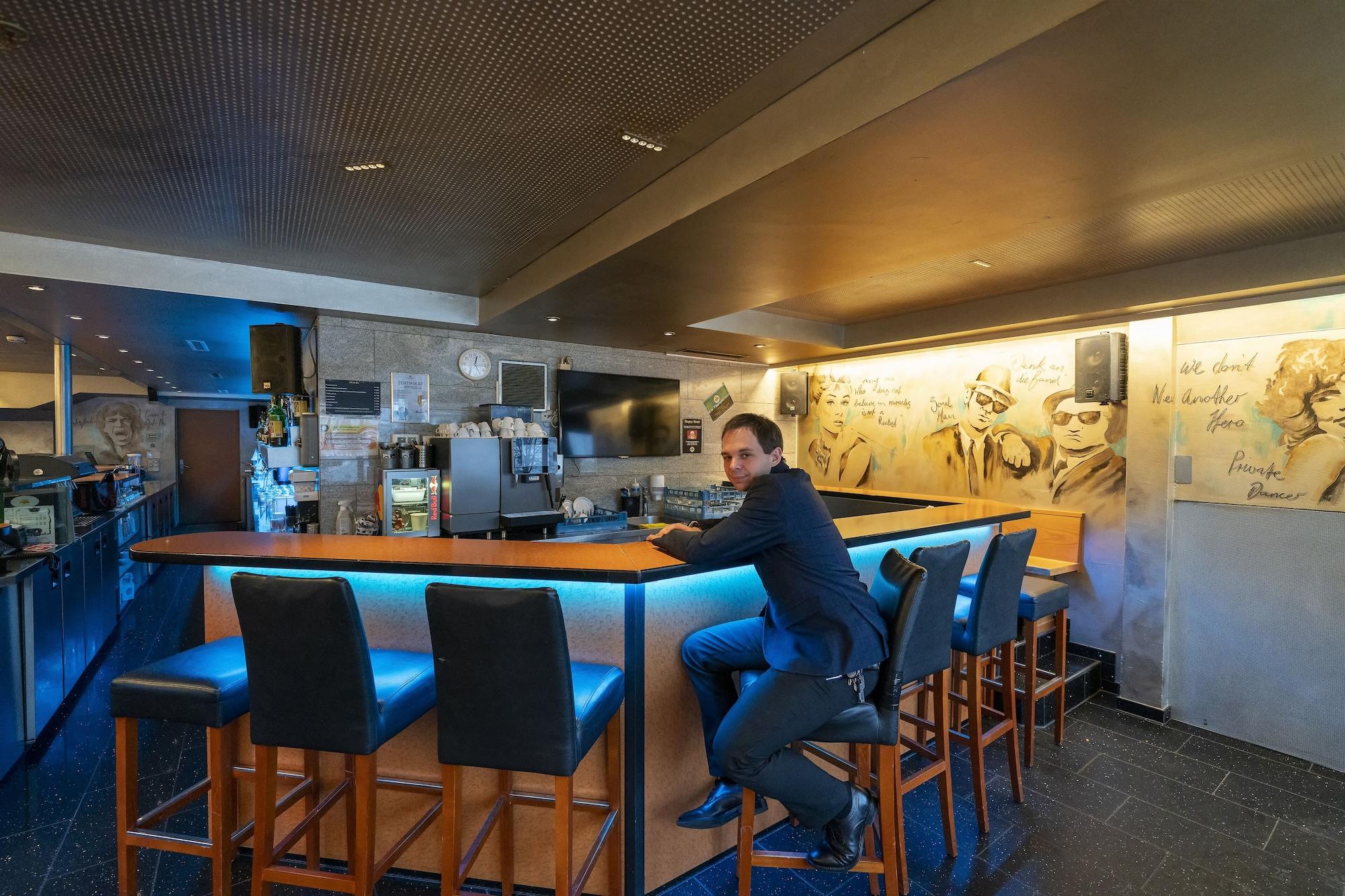 Bar/Salón Hotel Post