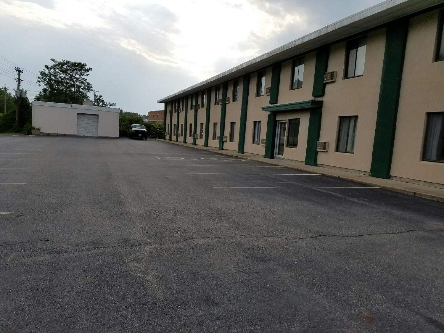 Vista Exterior Woonsocket Motor Inn