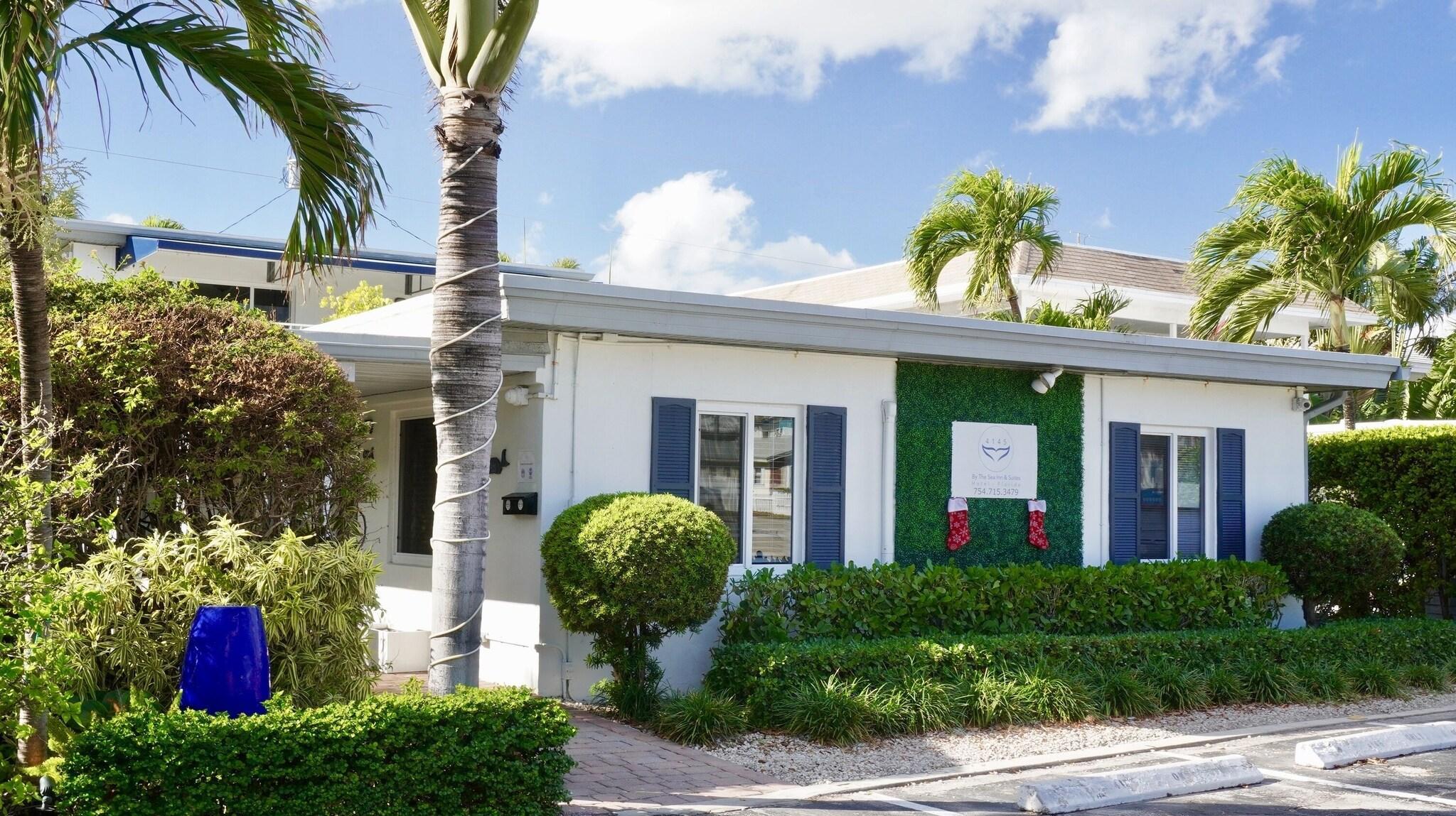 Vista Exterior 4145 By The Sea Inn & Suites