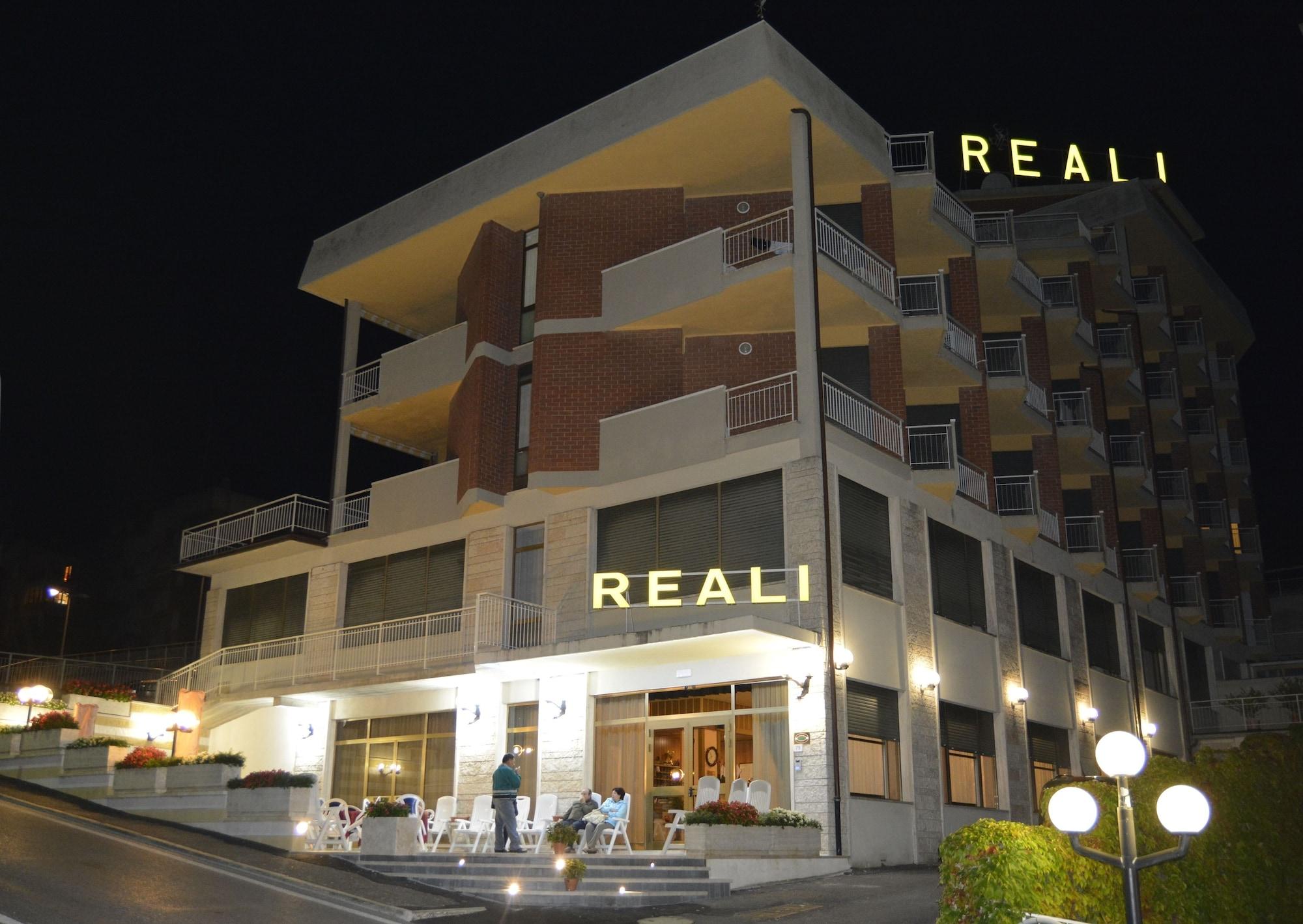 Vista Exterior Hotel Reali