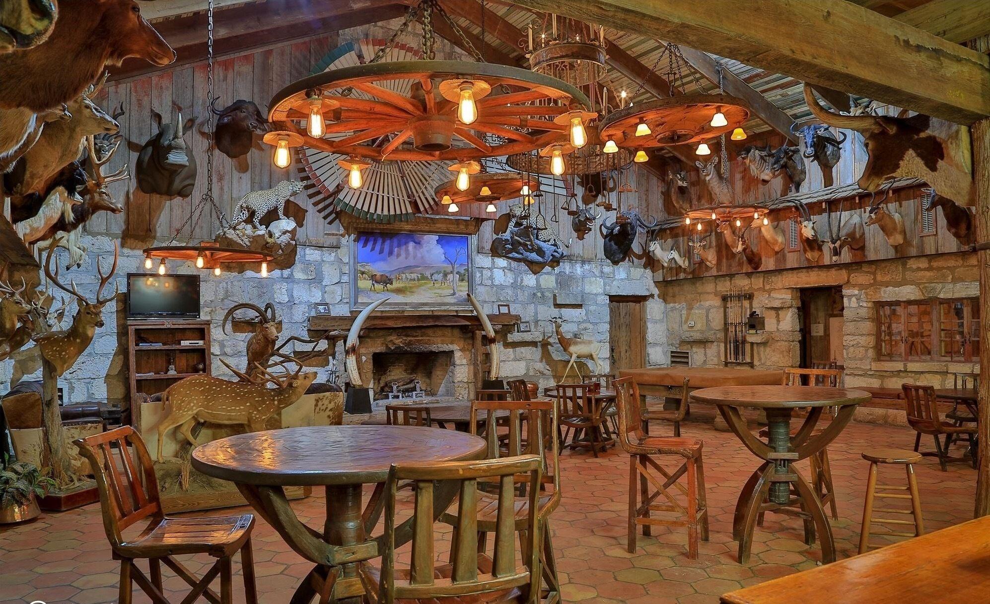 Vista Lobby Y.O. Ranch Headquarters