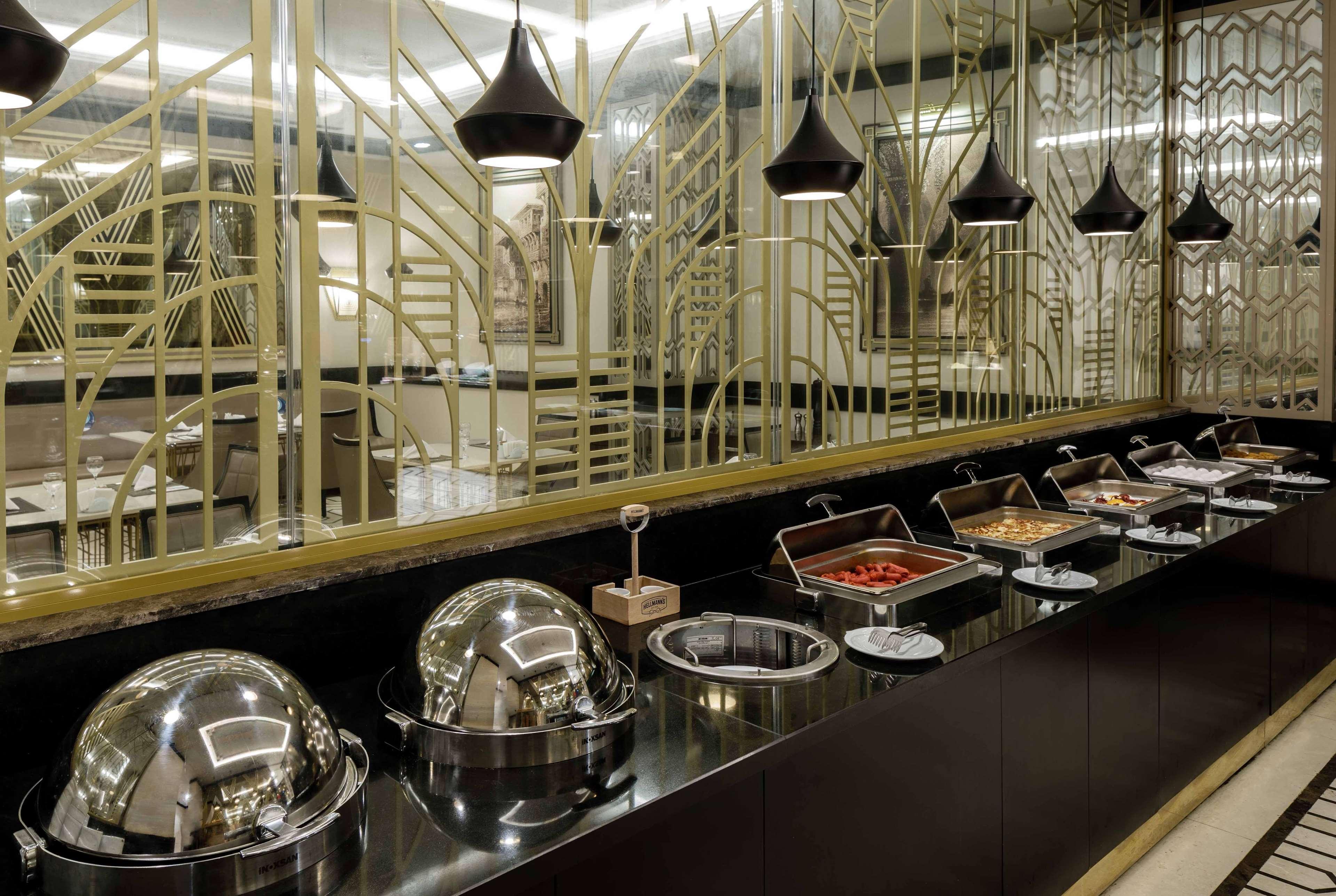 Restaurant Ramada by Wyndham Istanbul Golden Horn