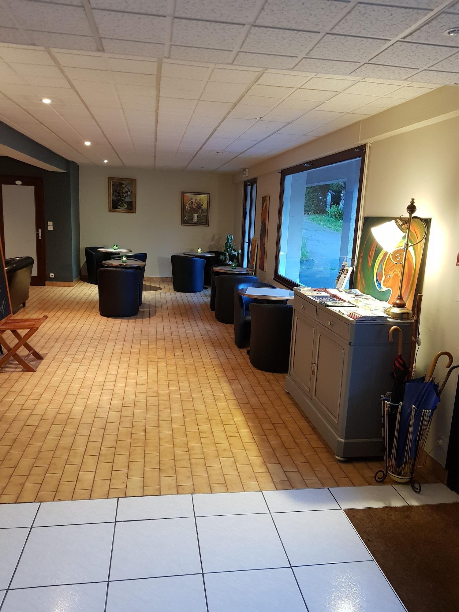 Bar/Salón Hôtel le Brunet